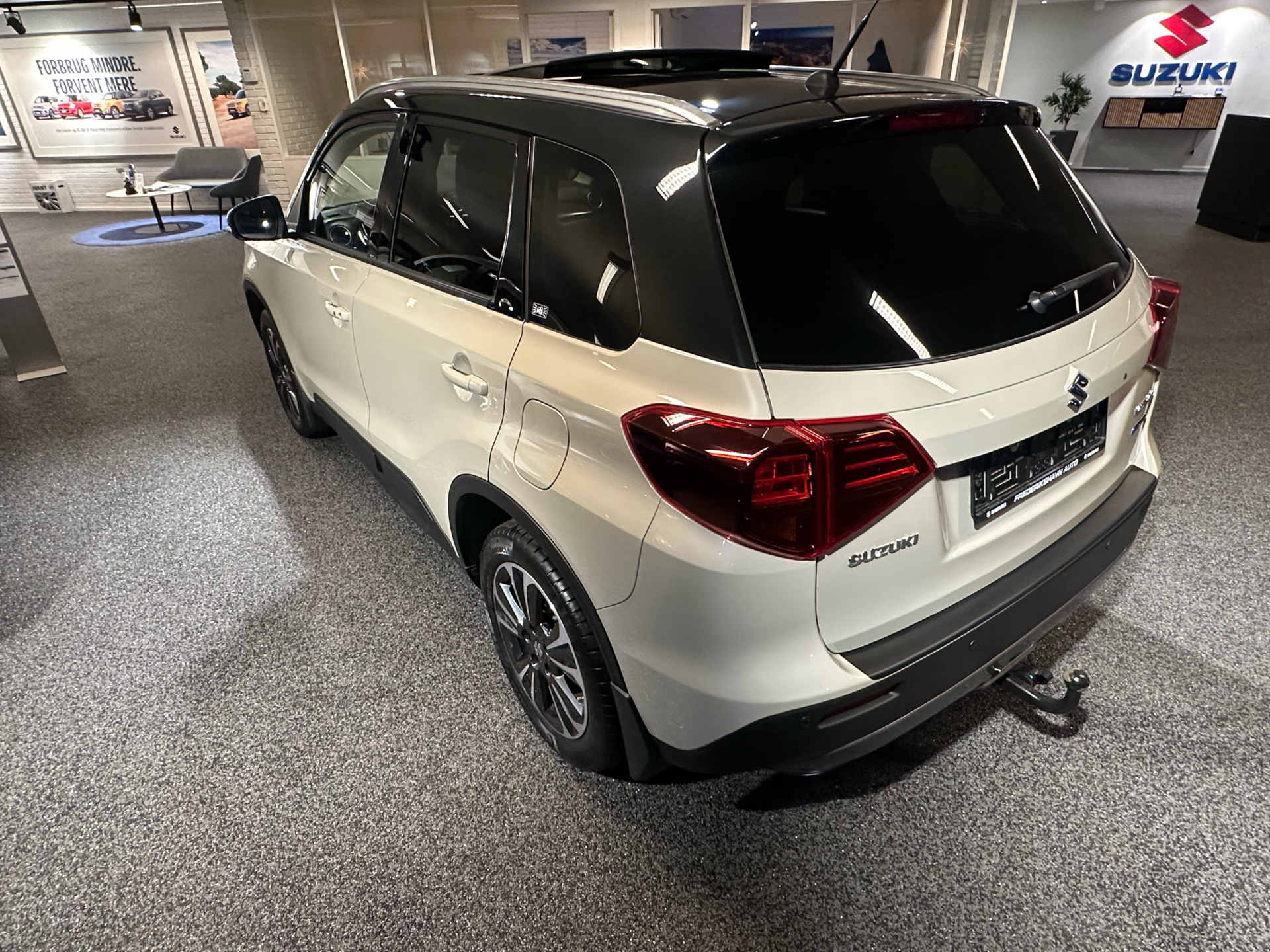 Billede af Suzuki Vitara 1,5 Hybrid Adventure AGS 102HK 5d 6g Aut.