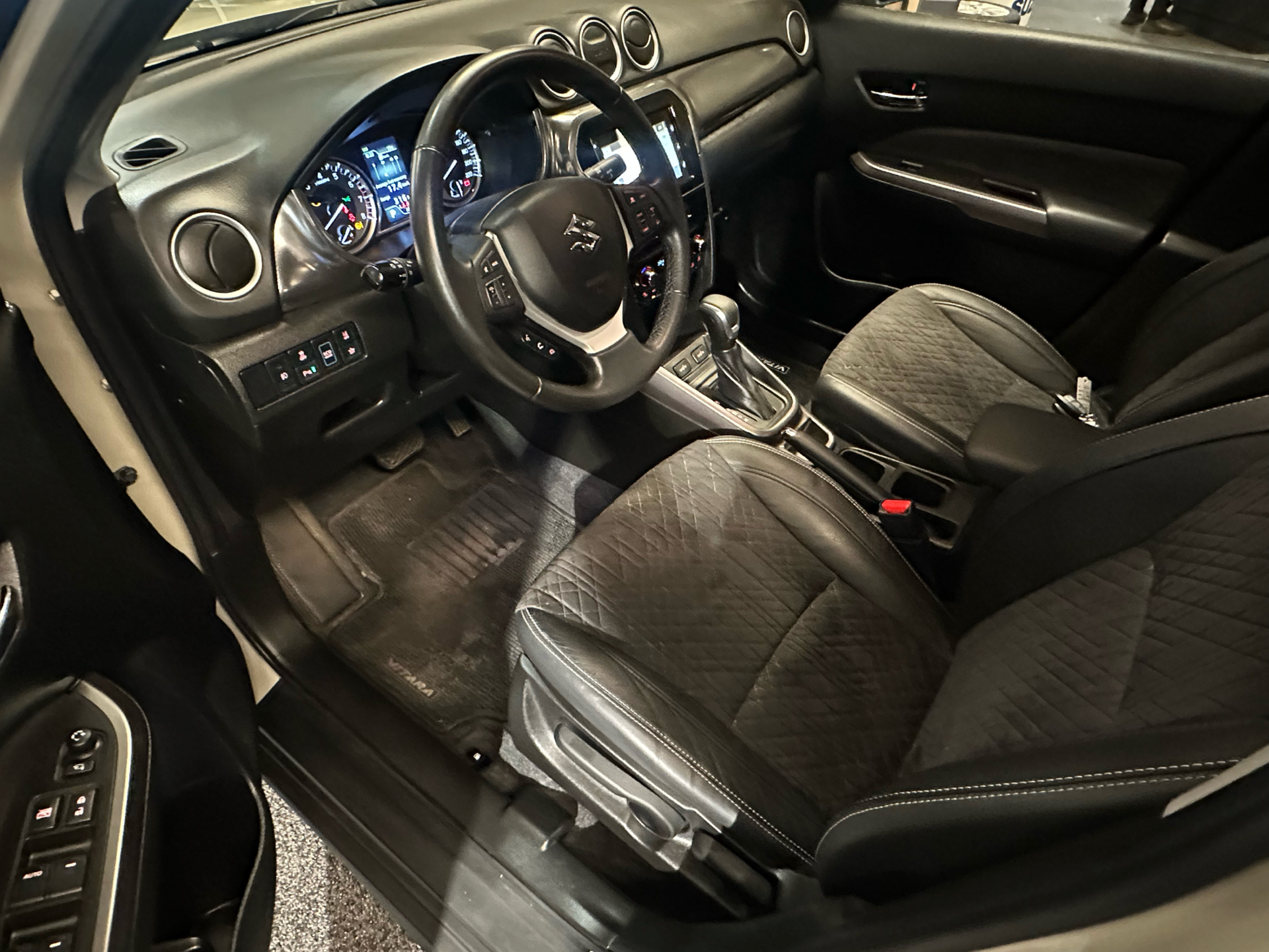 Billede af Suzuki Vitara 1,5 Hybrid Adventure AGS 102HK 5d 6g Aut.