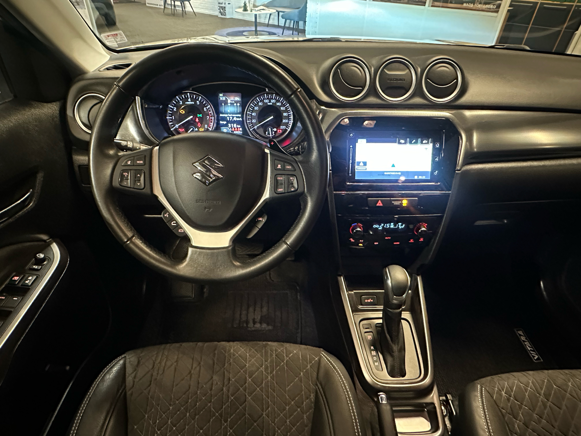 Billede af Suzuki Vitara 1,5 Hybrid Adventure AGS 102HK 5d 6g Aut.