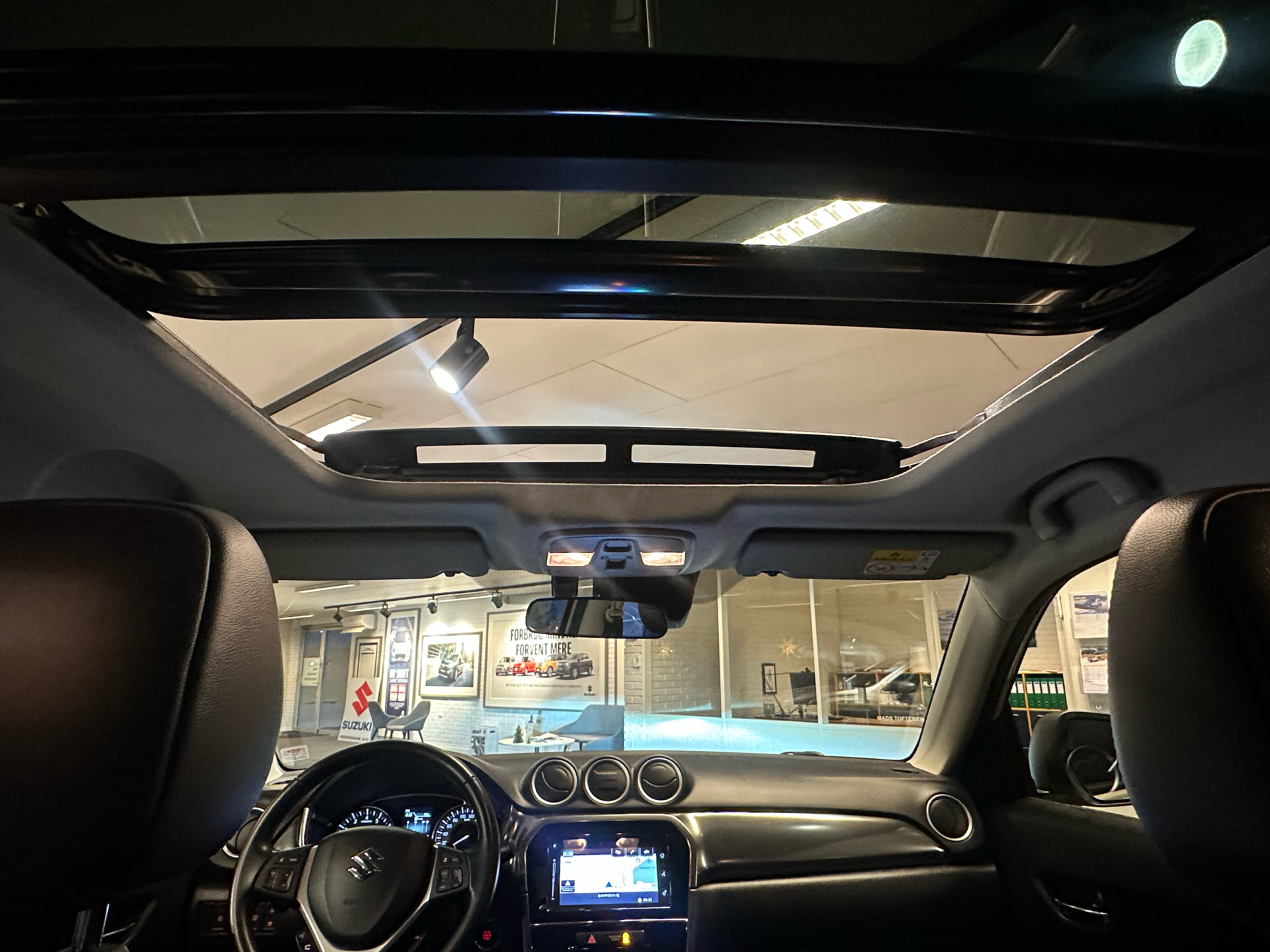 Billede af Suzuki Vitara 1,5 Hybrid Adventure AGS 102HK 5d 6g Aut.