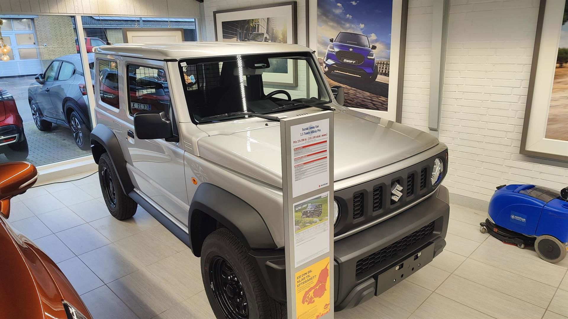 Billede af Suzuki Jimny 1,5 Touch AllGrip 102HK Van