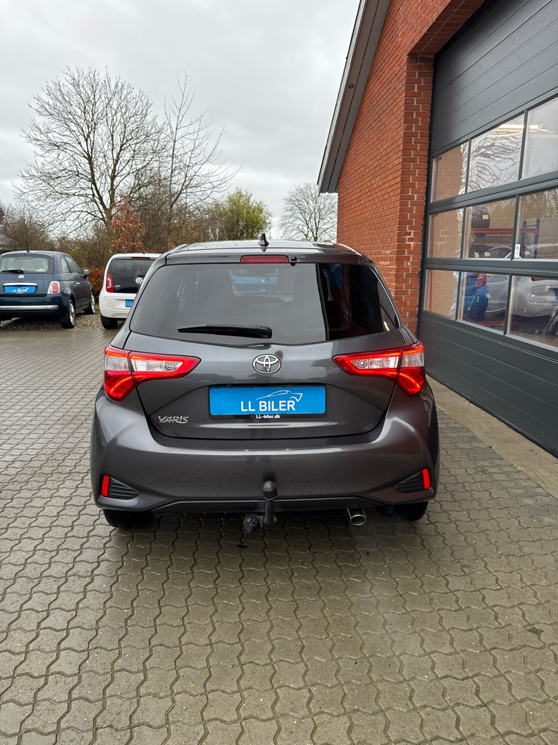 Billede af Toyota Yaris 1,5 VVT-I T3 Premiumpakke Multidrive S 111HK 5d 6g Aut.