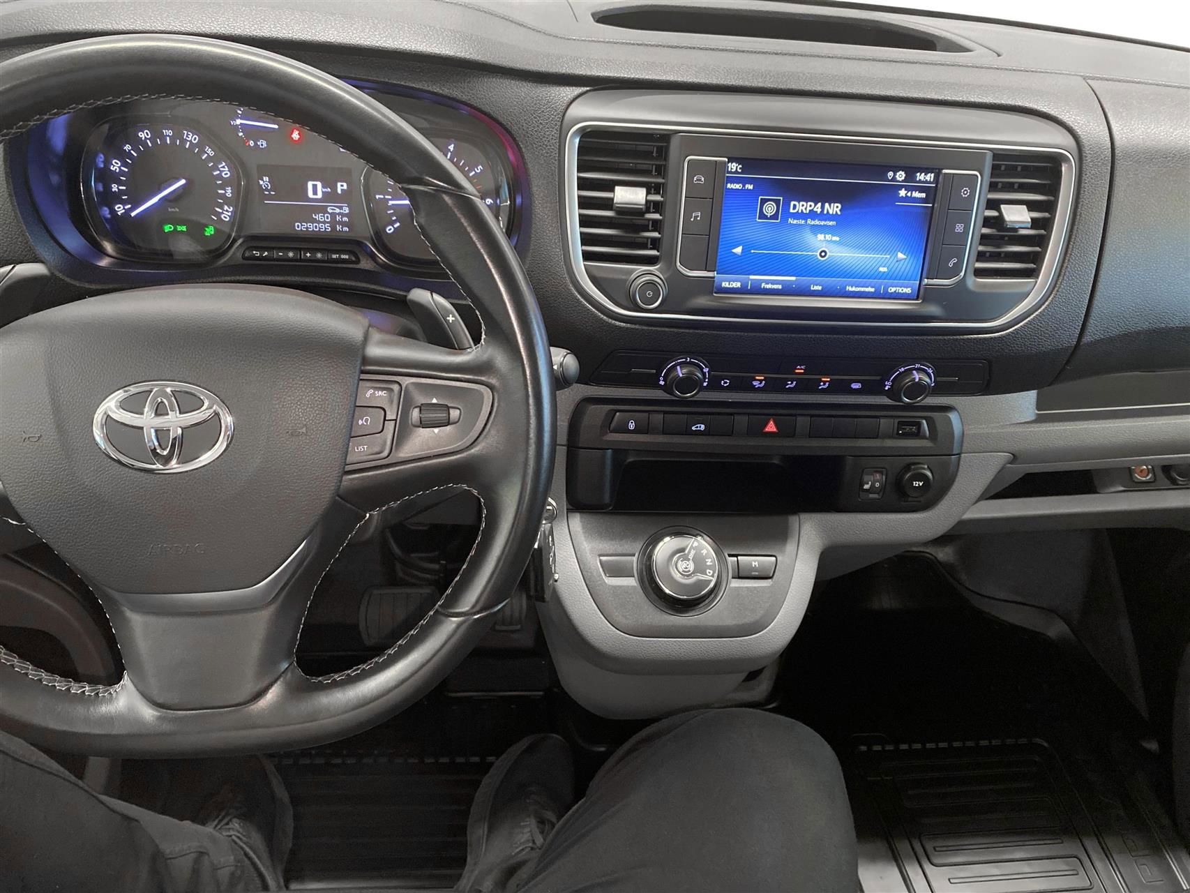 Billede af Toyota Proace Long 2,0 D Comfort Master 144HK Van 8g Aut.