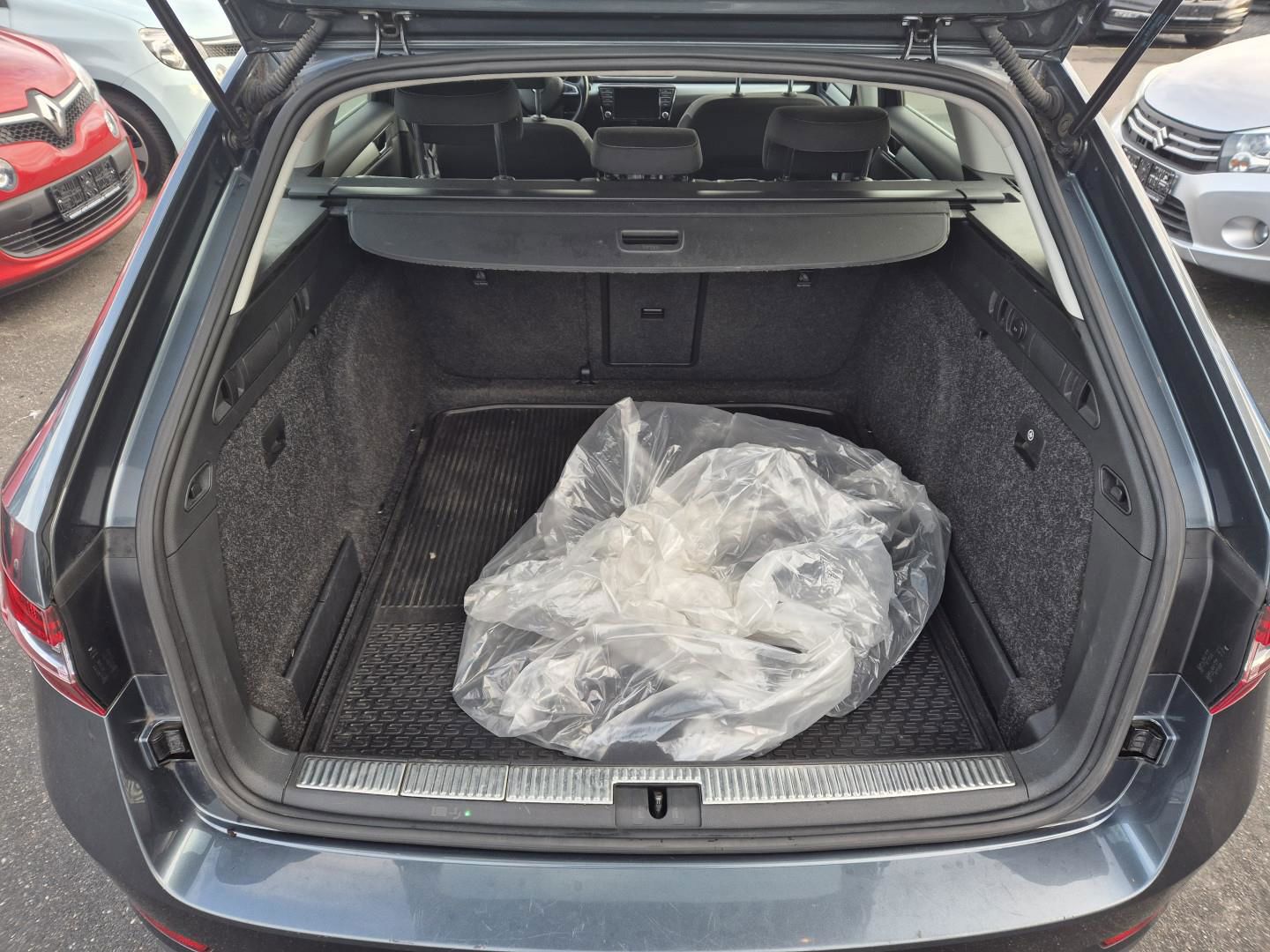 Billede af Skoda Superb Combi 2,0 TDI Ambition DSG 150HK Stc 6g Aut.