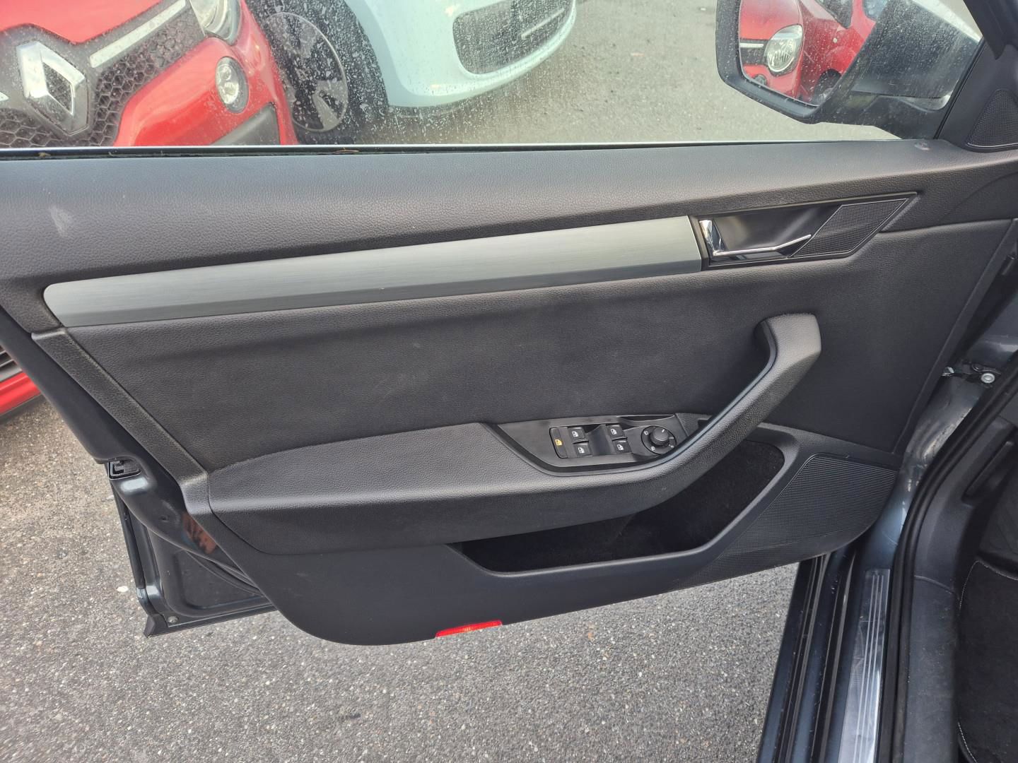 Billede af Skoda Superb Combi 2,0 TDI Ambition DSG 150HK Stc 6g Aut.