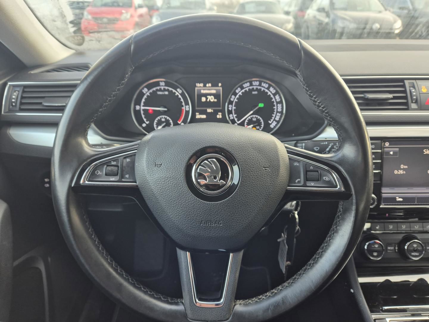 Billede af Skoda Superb Combi 2,0 TDI Ambition DSG 150HK Stc 6g Aut.