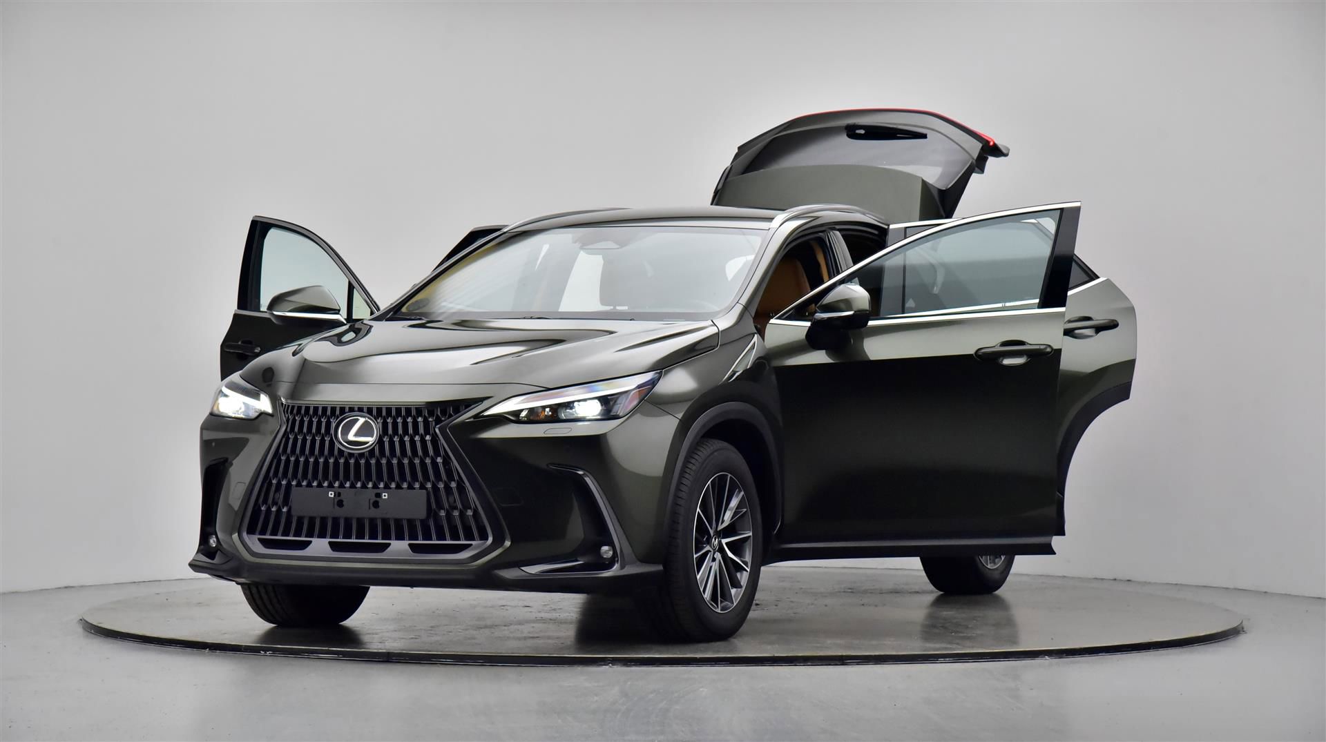 Billede af Lexus NX 450h+ 2,5 Plugin-hybrid Business Plus 4WD 309HK 5d Trinl. Gear