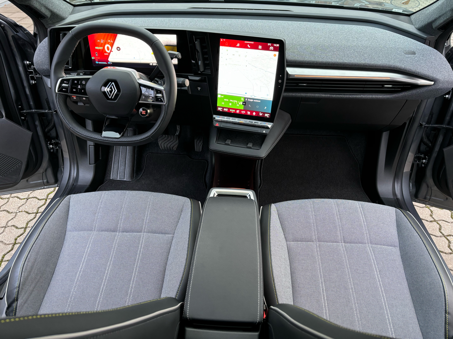 Billede af Renault Scénic E-TECH Techno 220HK Aut.