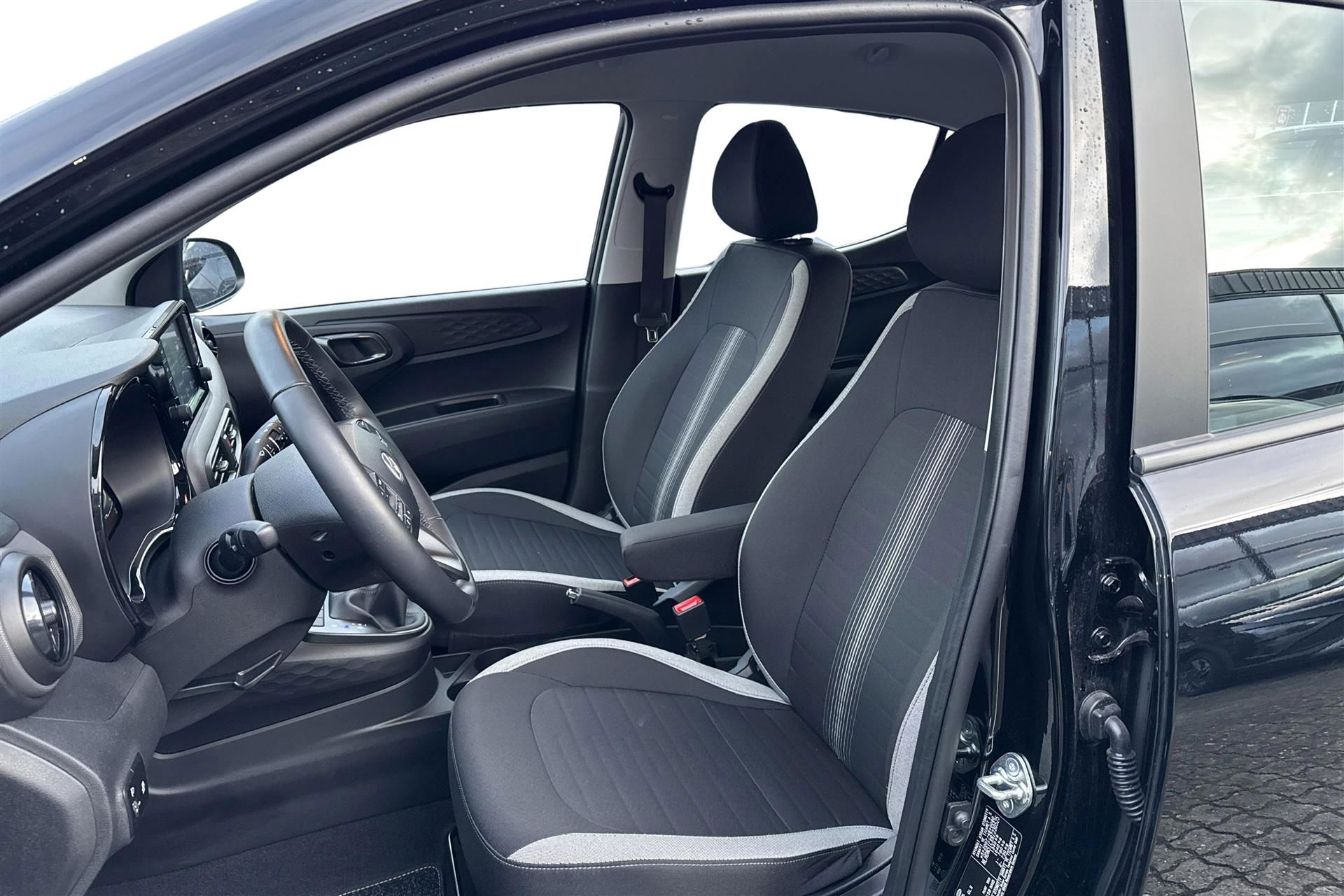 Billede af Hyundai i10 1,0 Essential AMT 67HK 5d Aut.