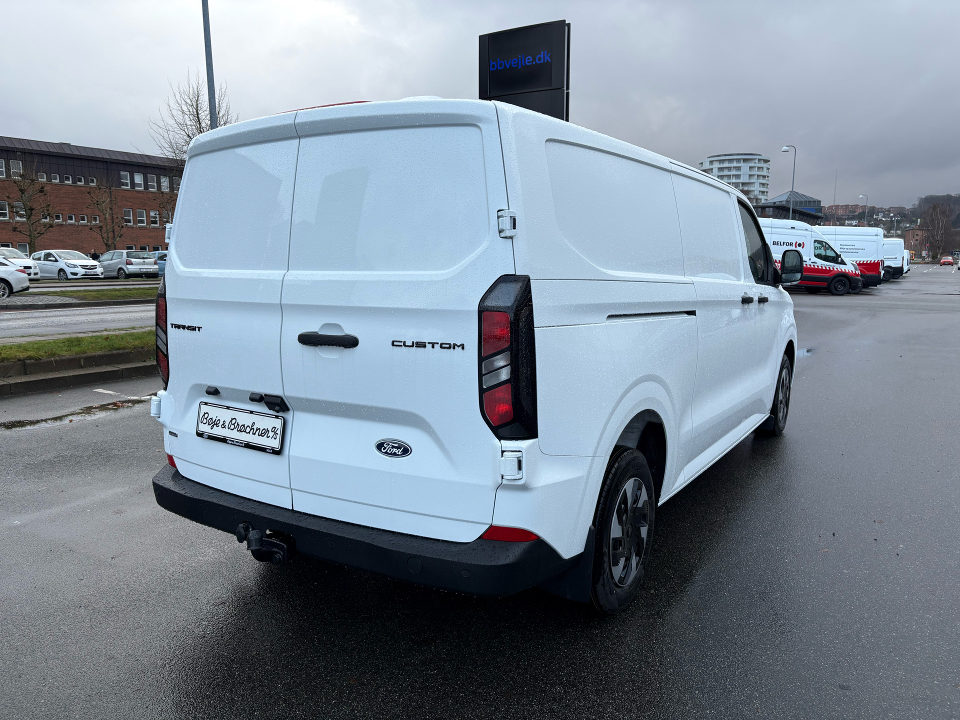 Billede af Ford Transit Custom 320 L2H1 2,5 Plugin-hybrid Trend CVT 233HK Van Trinl. Gear