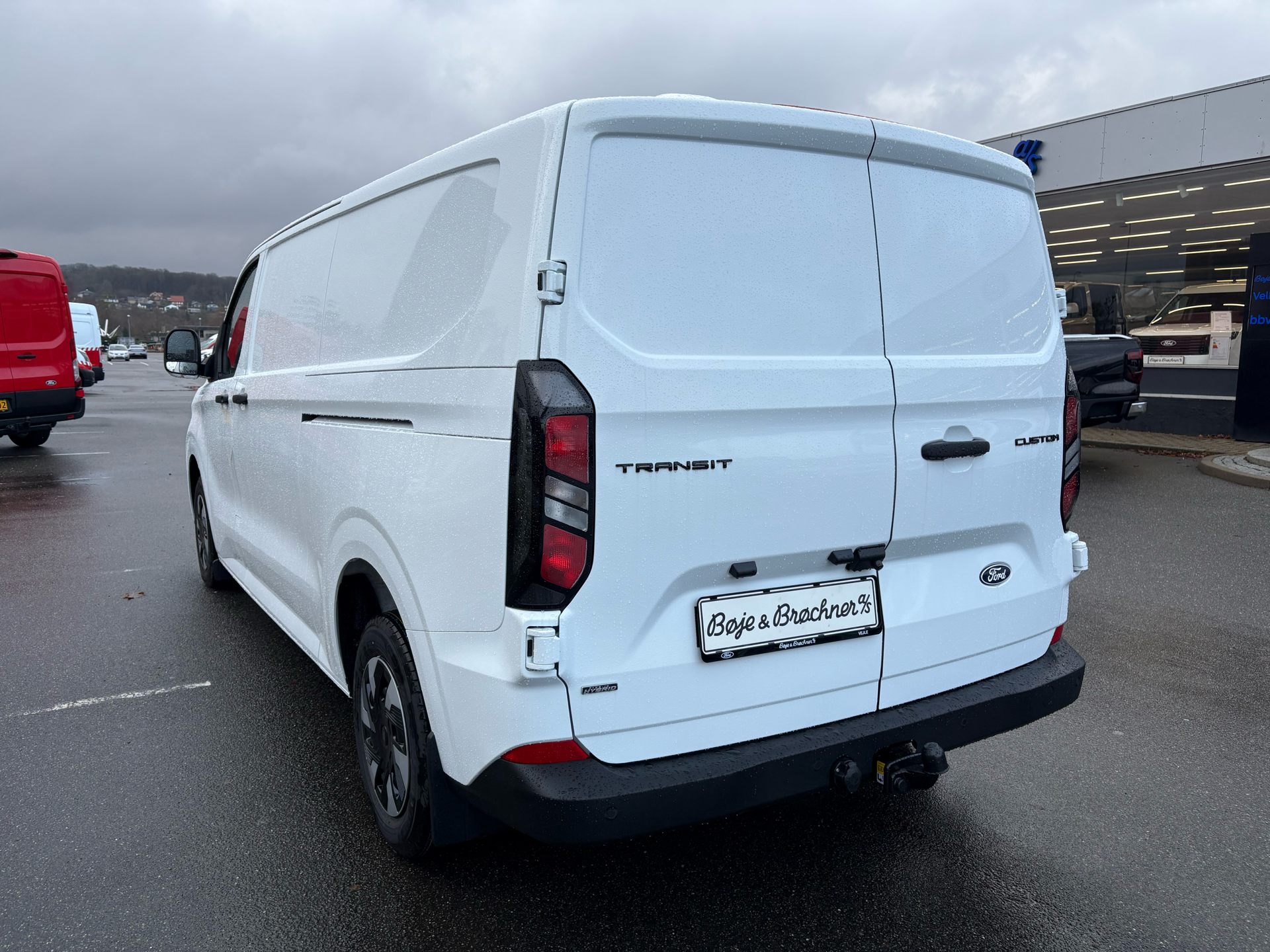 Billede af Ford Transit Custom 320 L2H1 2,5 Plugin-hybrid Trend CVT 233HK Van Trinl. Gear