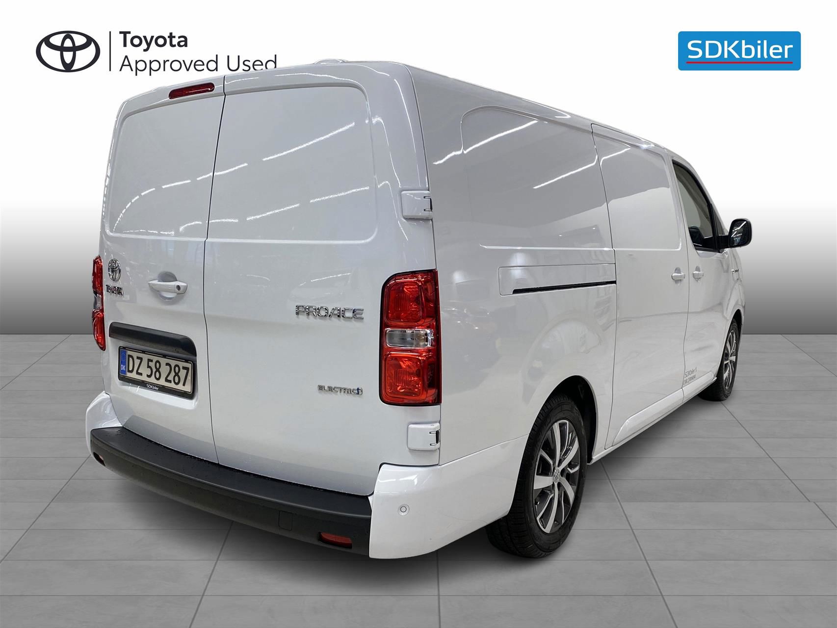 Billede af Toyota Proace Electric Long EL Comfort Master+ m/ 2 Skydedøre 136HK Van Aut.