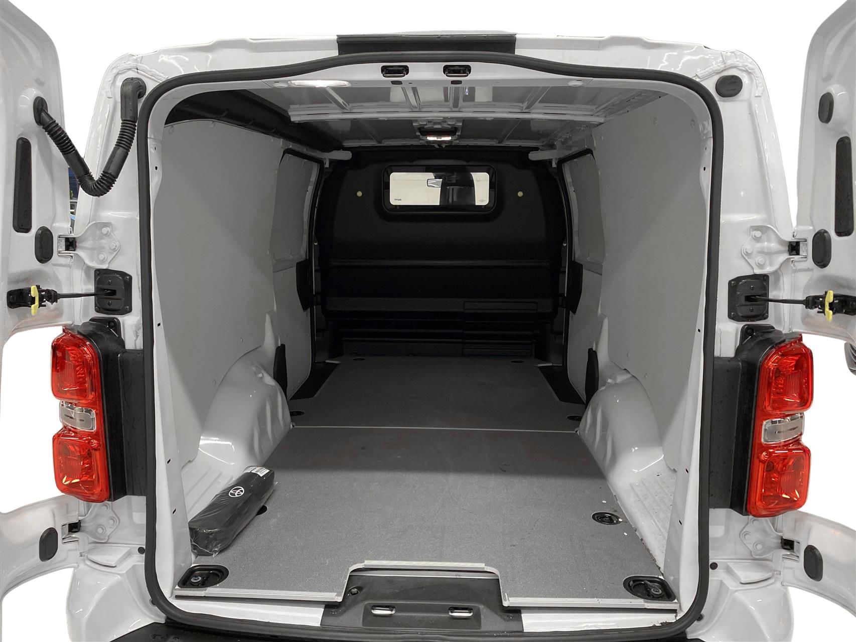 Billede af Toyota Proace Electric Long EL Comfort Master+ m/ 2 Skydedøre 136HK Van Aut.