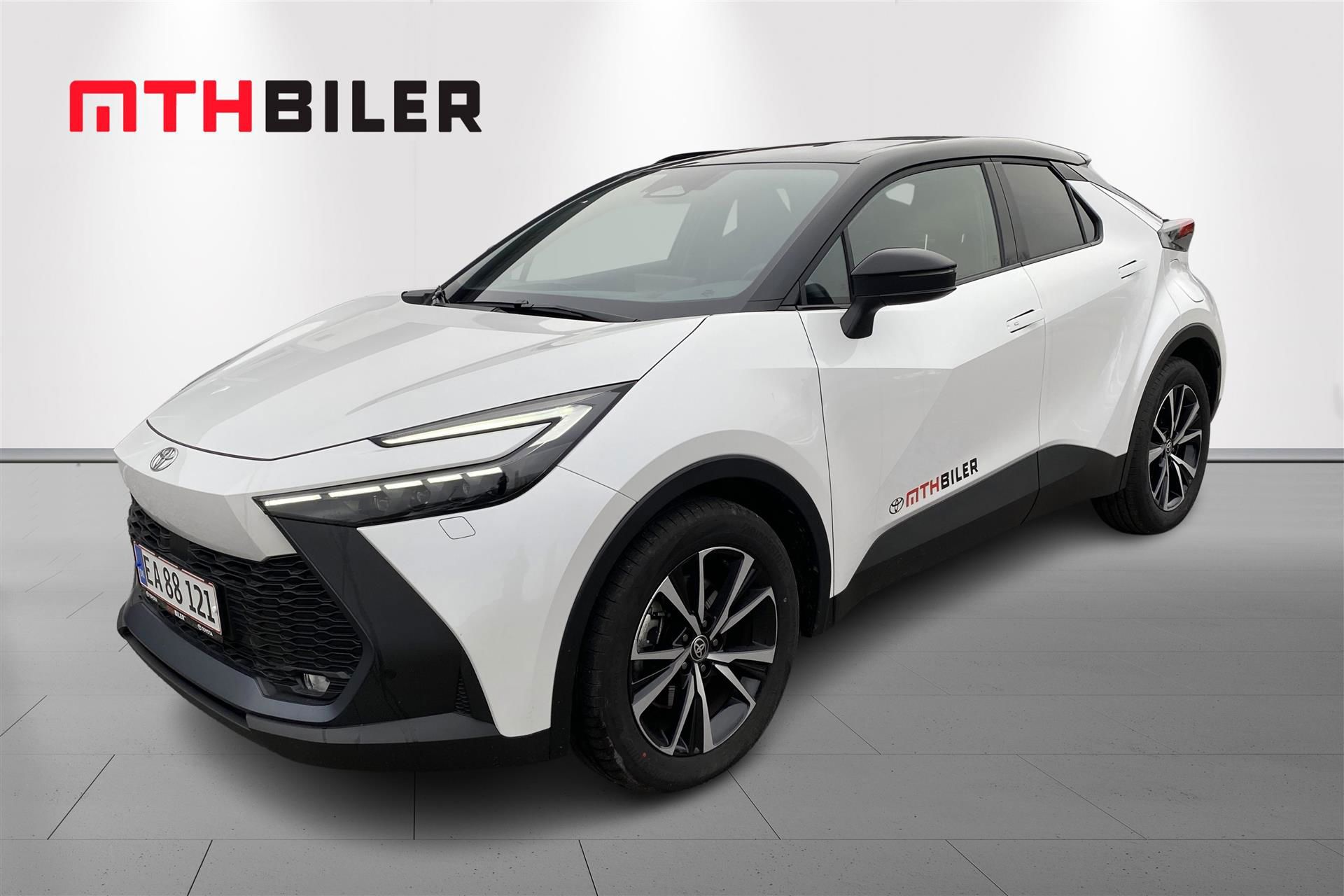 Billede af Toyota C-HR 2,0 Plugin-hybrid Style Smart Bi-tone E-CVT 223HK 5d Trinl. Gear