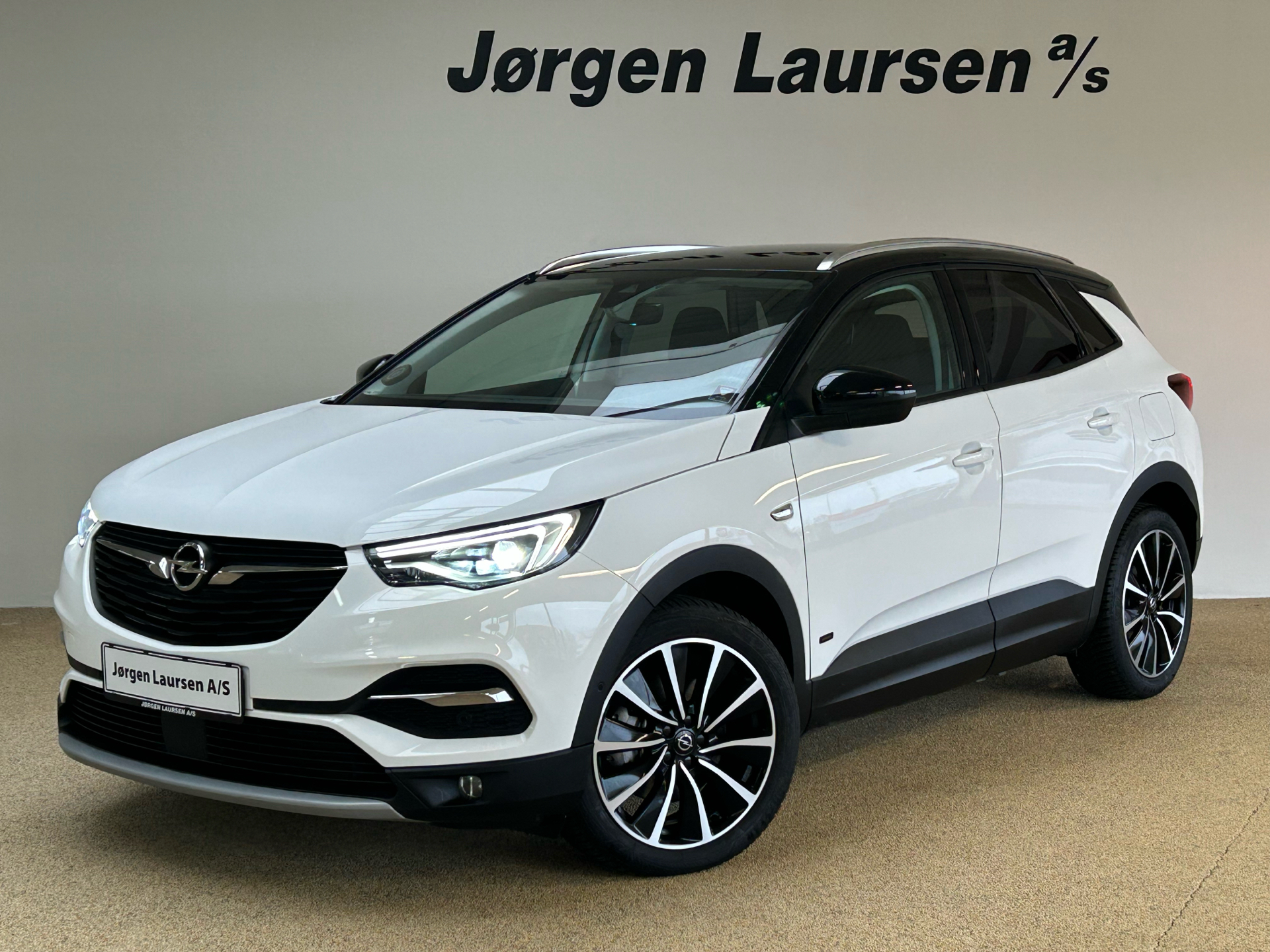 Billede af Opel Grandland X 1,6 PHEV  Plugin-hybrid Cosmo Prestige Pack 225HK 5d 8g Aut.