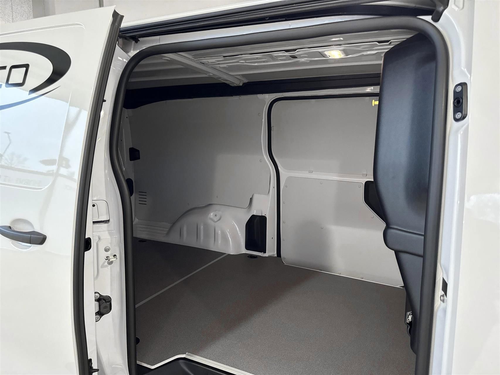 Billede af Toyota Proace Long 2,0 D Comfort Master To skydedør 144HK Van 8g Aut.
