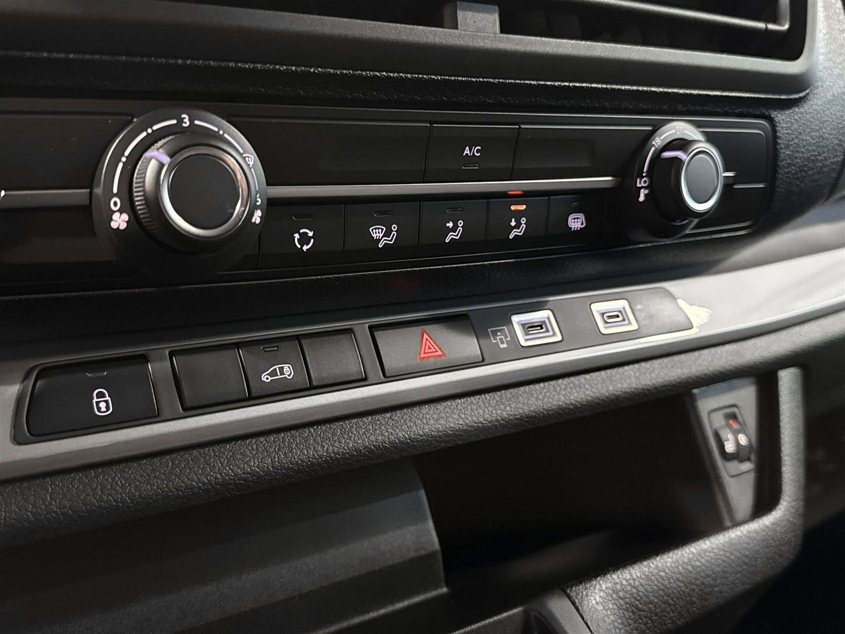 Billede af Toyota Proace Long 2,0 D Comfort Master To skydedør 144HK Van 8g Aut.