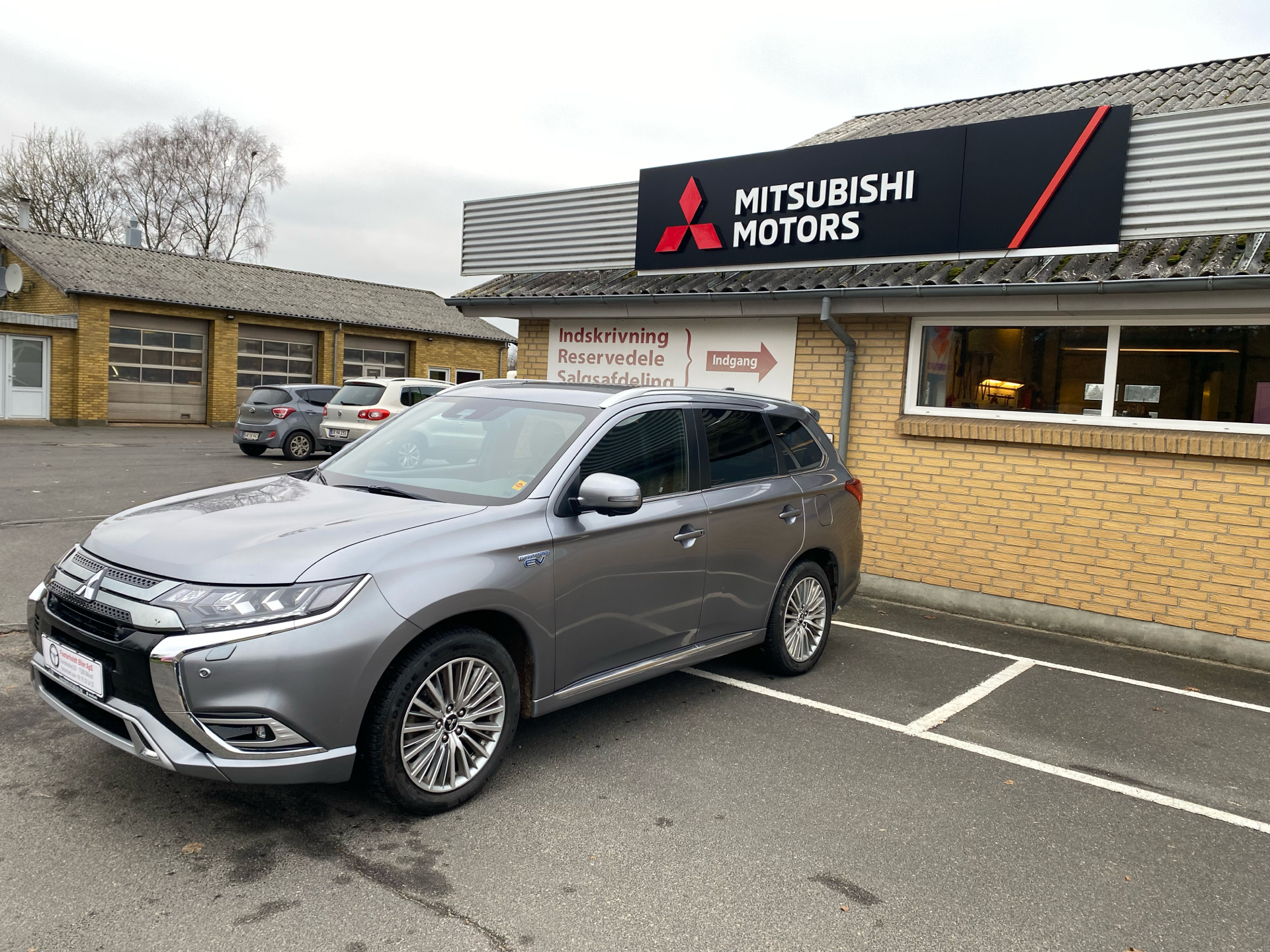 Billede af Mitsubishi Outlander 2,4 PHEV  Plugin-hybrid Instyle 4WD 224HK 5d 6g Trinl. Gear