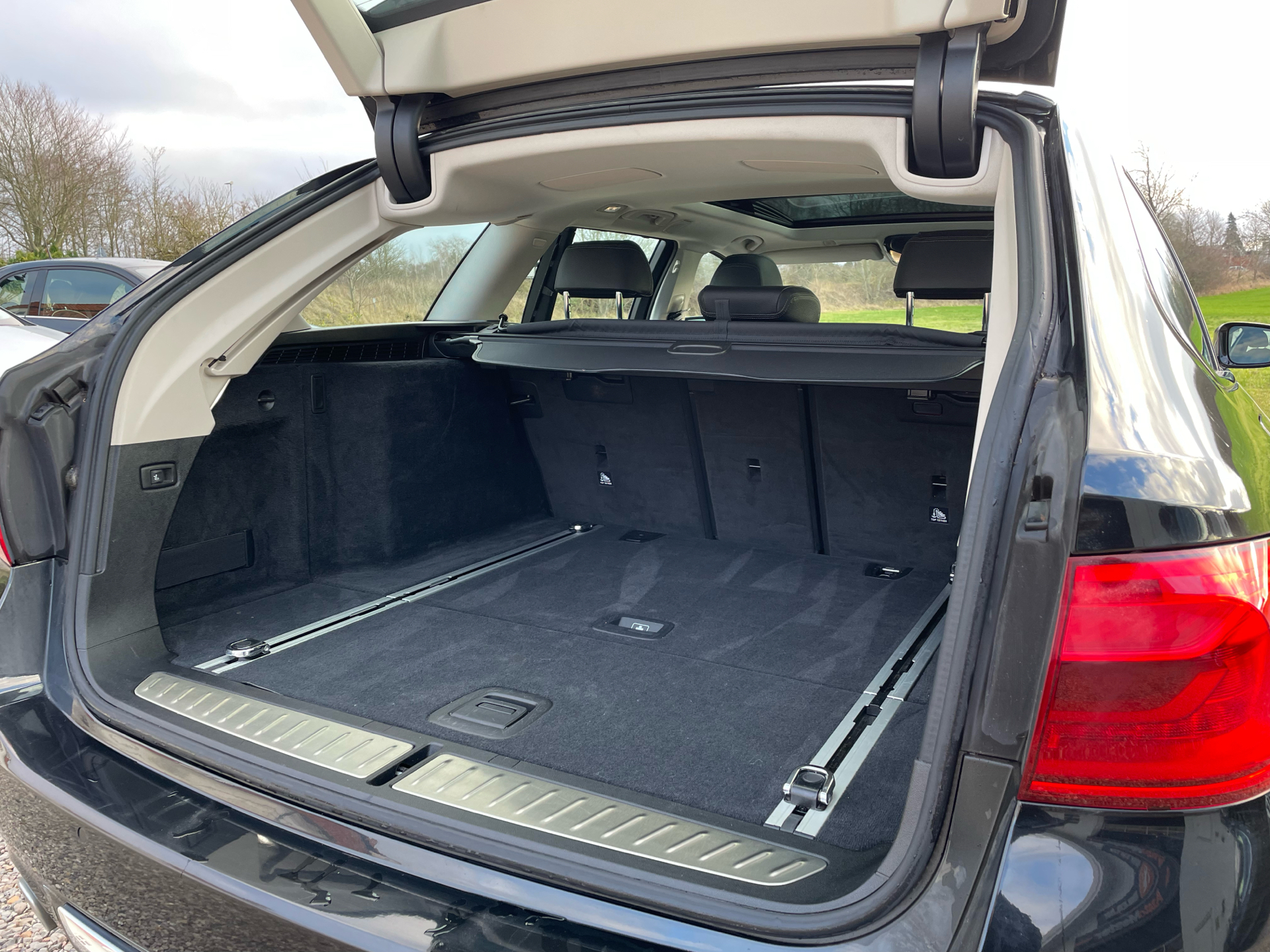 Billede af BMW 520d Touring 2,0 D Luxury Line Steptronic 190HK Stc 8g Aut.