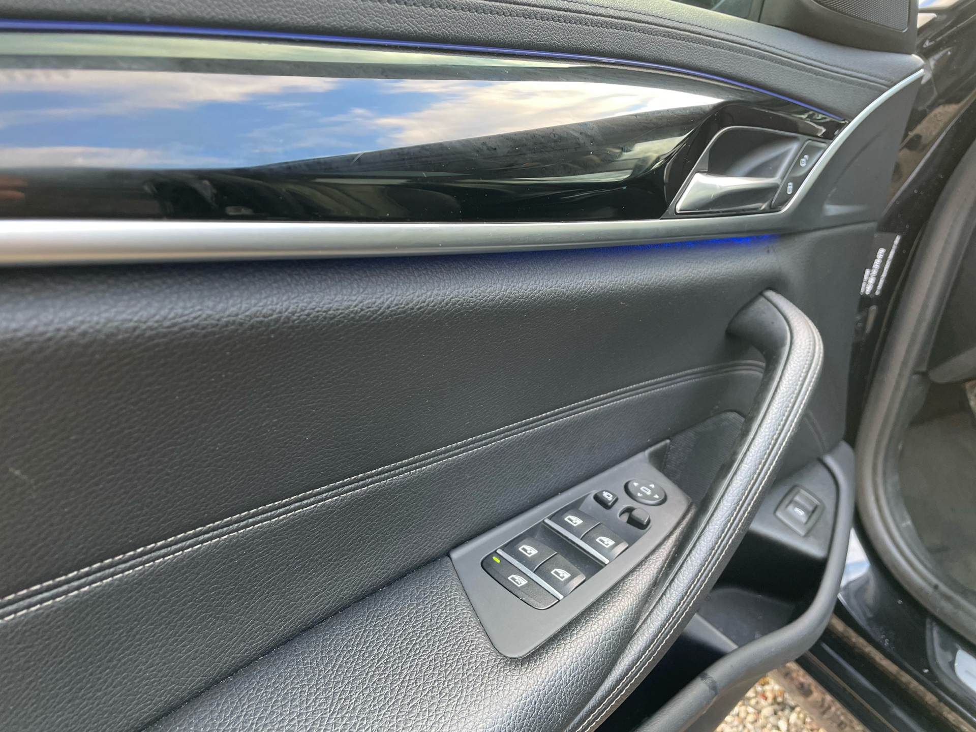 Billede af BMW 520d Touring 2,0 D Luxury Line Steptronic 190HK Stc 8g Aut.