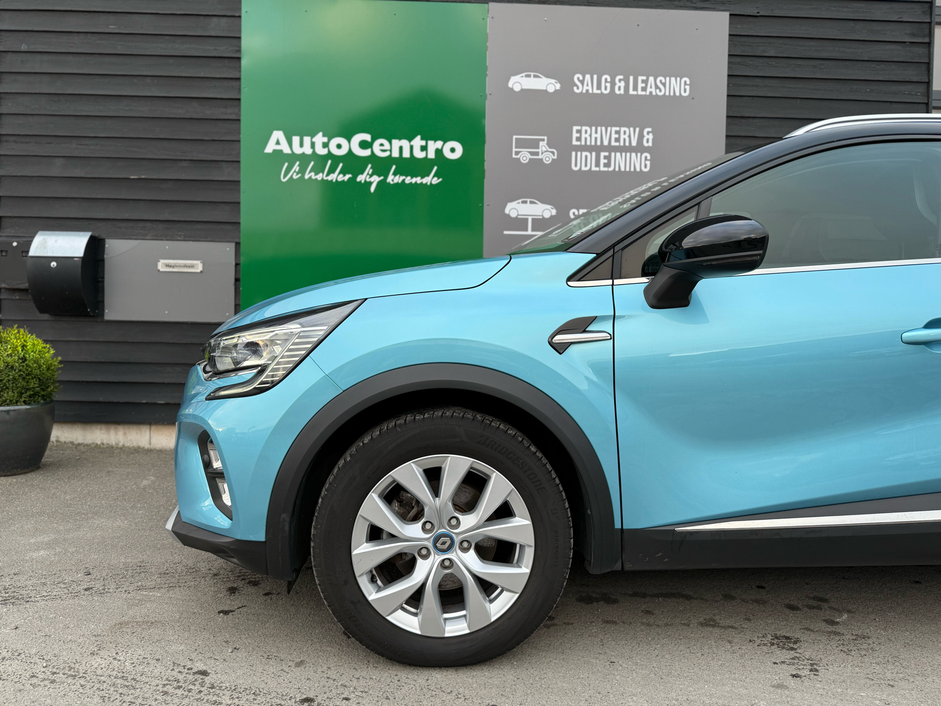 Billede af RENAULT Captur 1,6 E-TECH  Plugin-hybrid Intens 160HK 5d Aut.