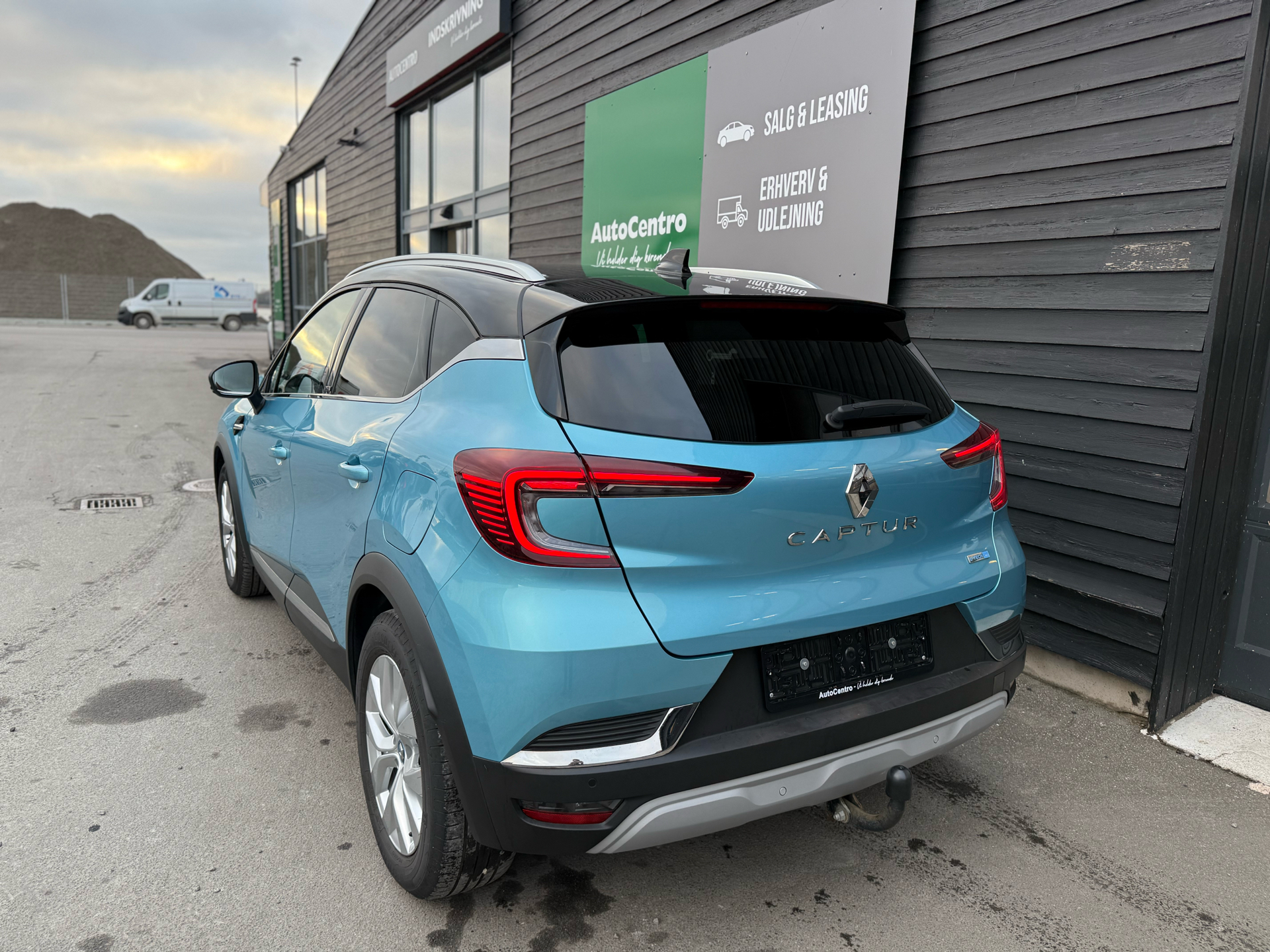 Billede af RENAULT Captur 1,6 E-TECH  Plugin-hybrid Intens 160HK 5d Aut.