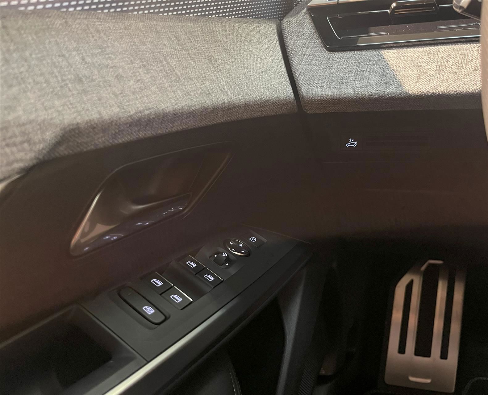 Billede af Peugeot e-3008 EL GT 210HK 5d Aut.