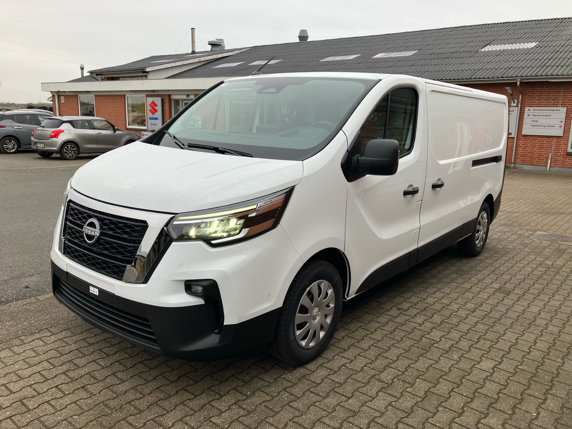 Billede af Nissan Primastar L2H1 2,0 DCi N-Connecta 150HK Van 6g Aut.