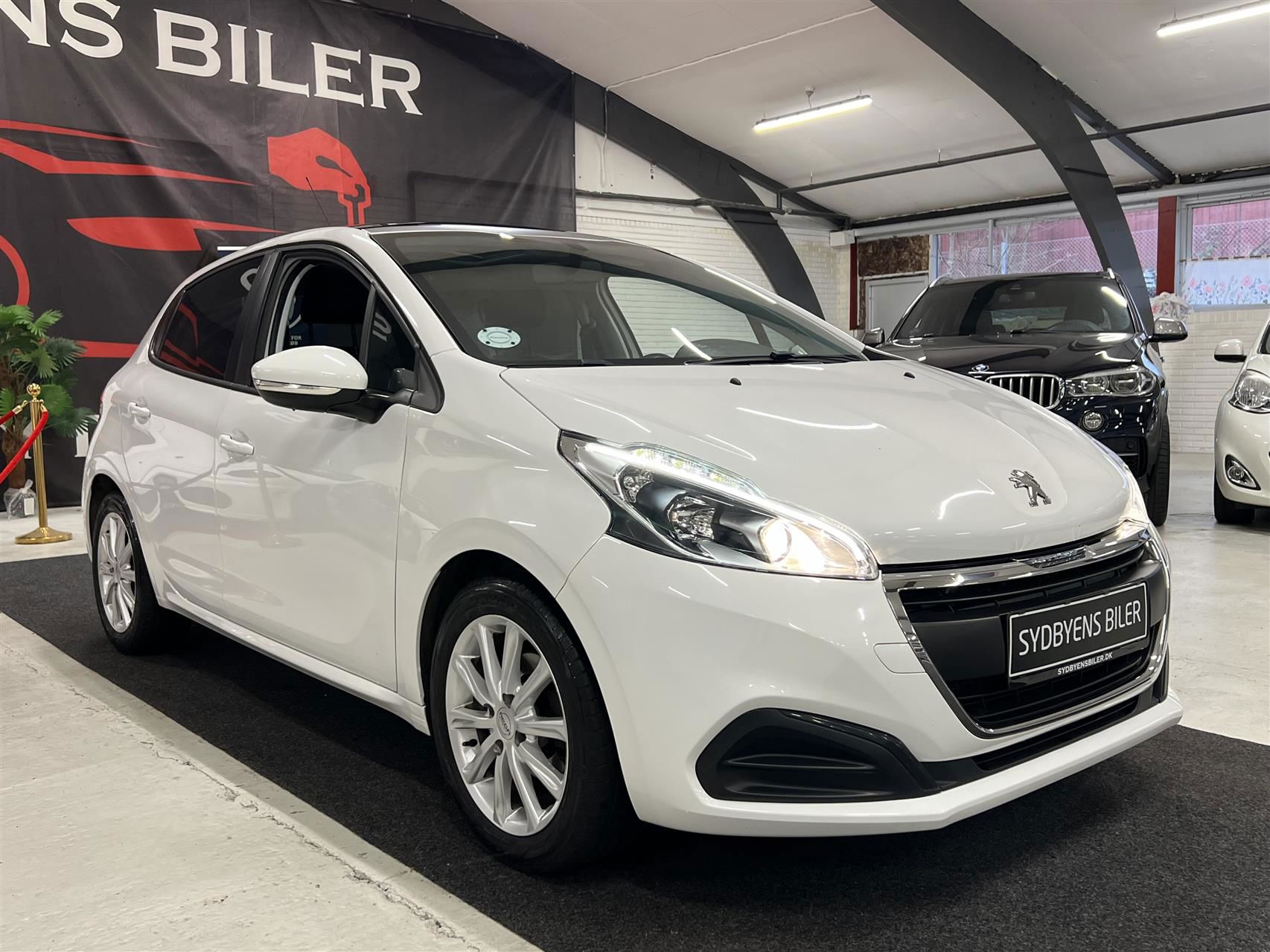 Peugeot 208 2016