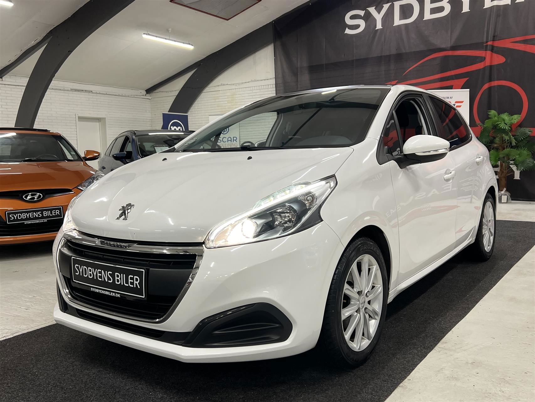 Peugeot 208 2016