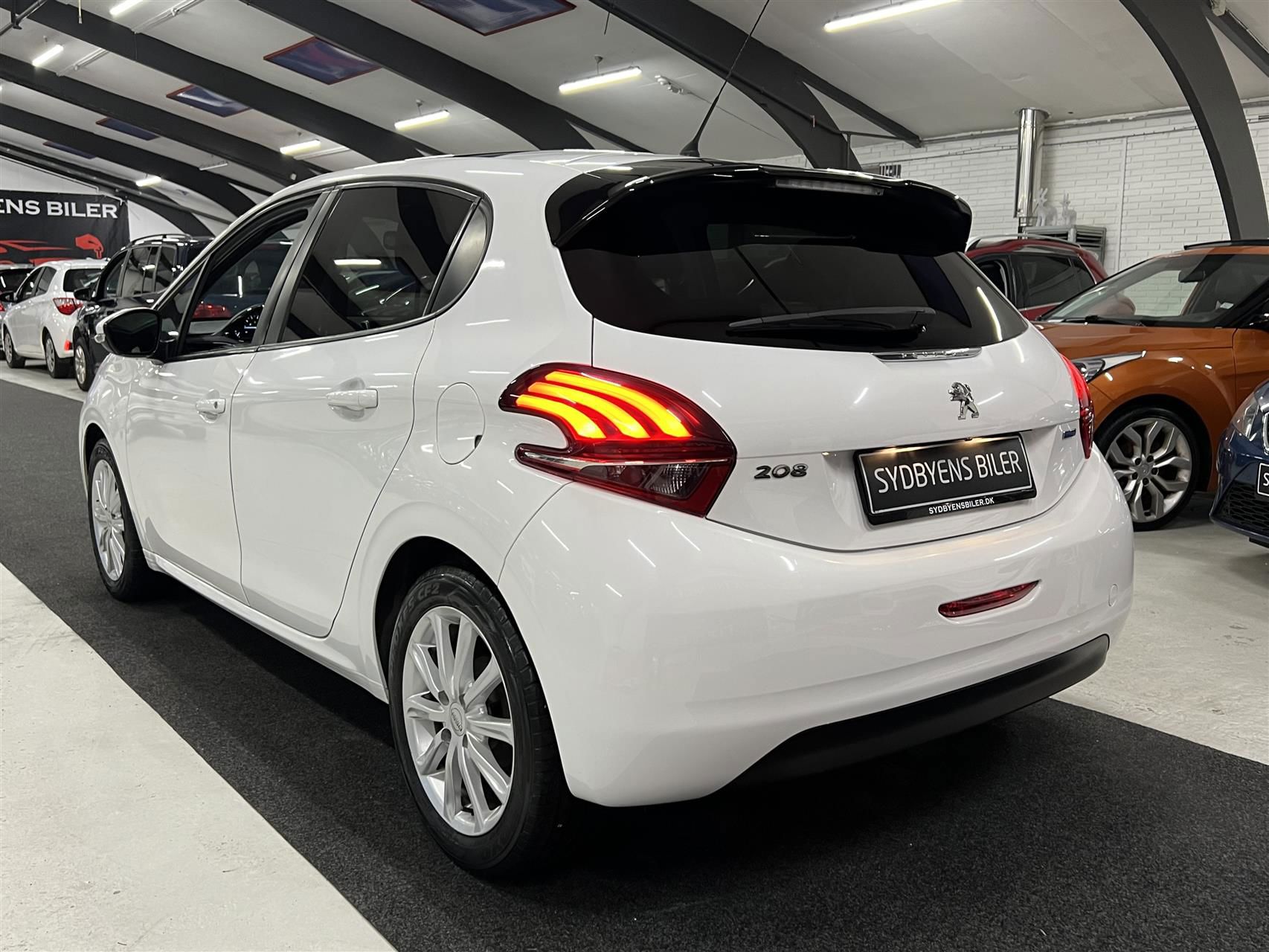 Peugeot 208 2016