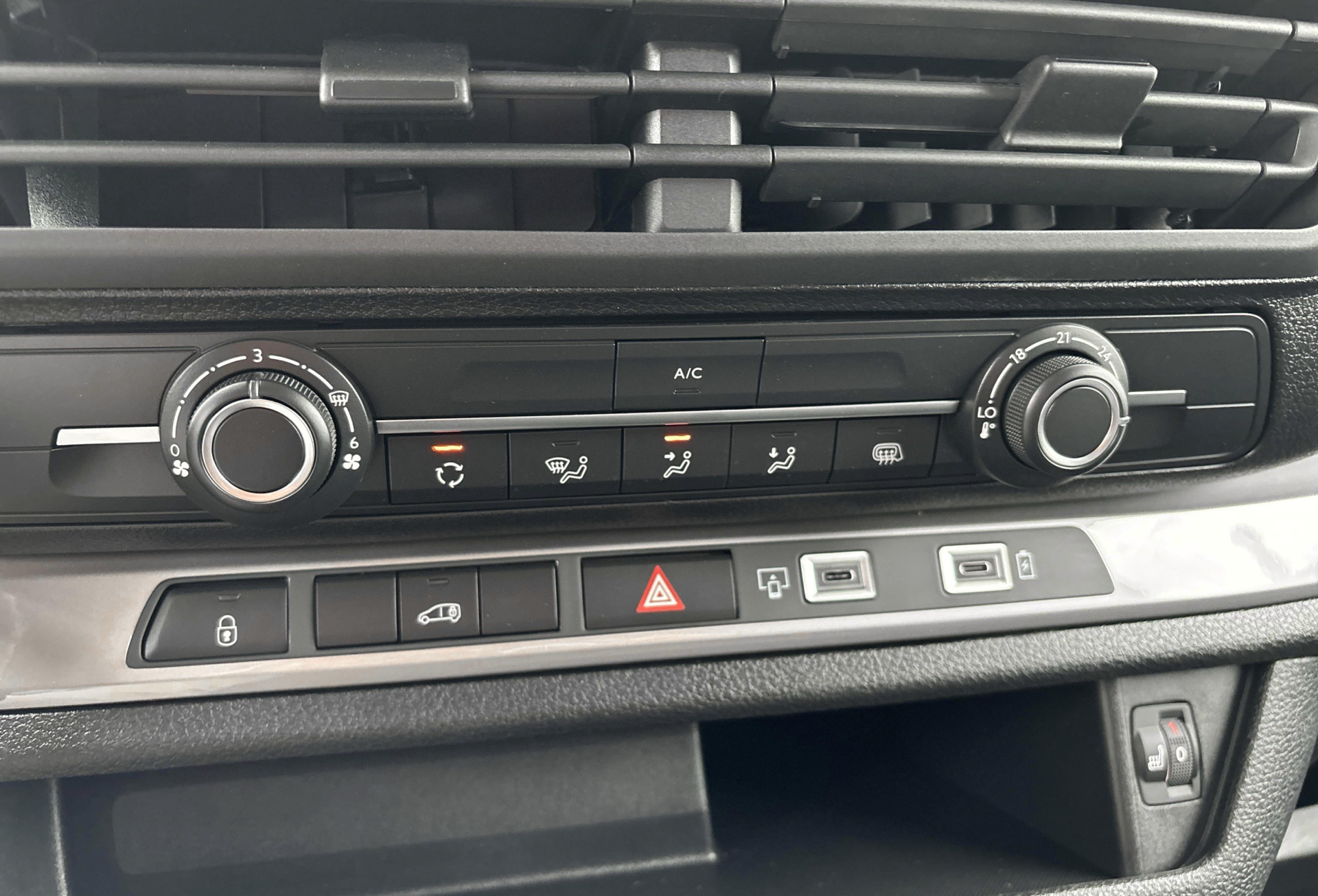 Billede af Toyota Proace 2.0D 144hk Long/To skydedøre aut. gear Comfort Master