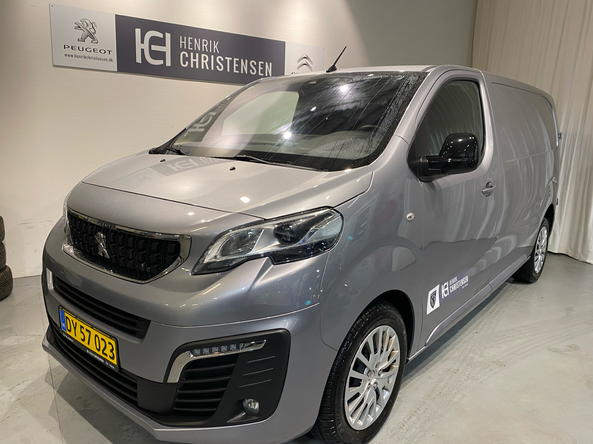 Billede af Peugeot Expert L2 2,0 BlueHDi Premium EAT8 144HK Van 8g Aut.