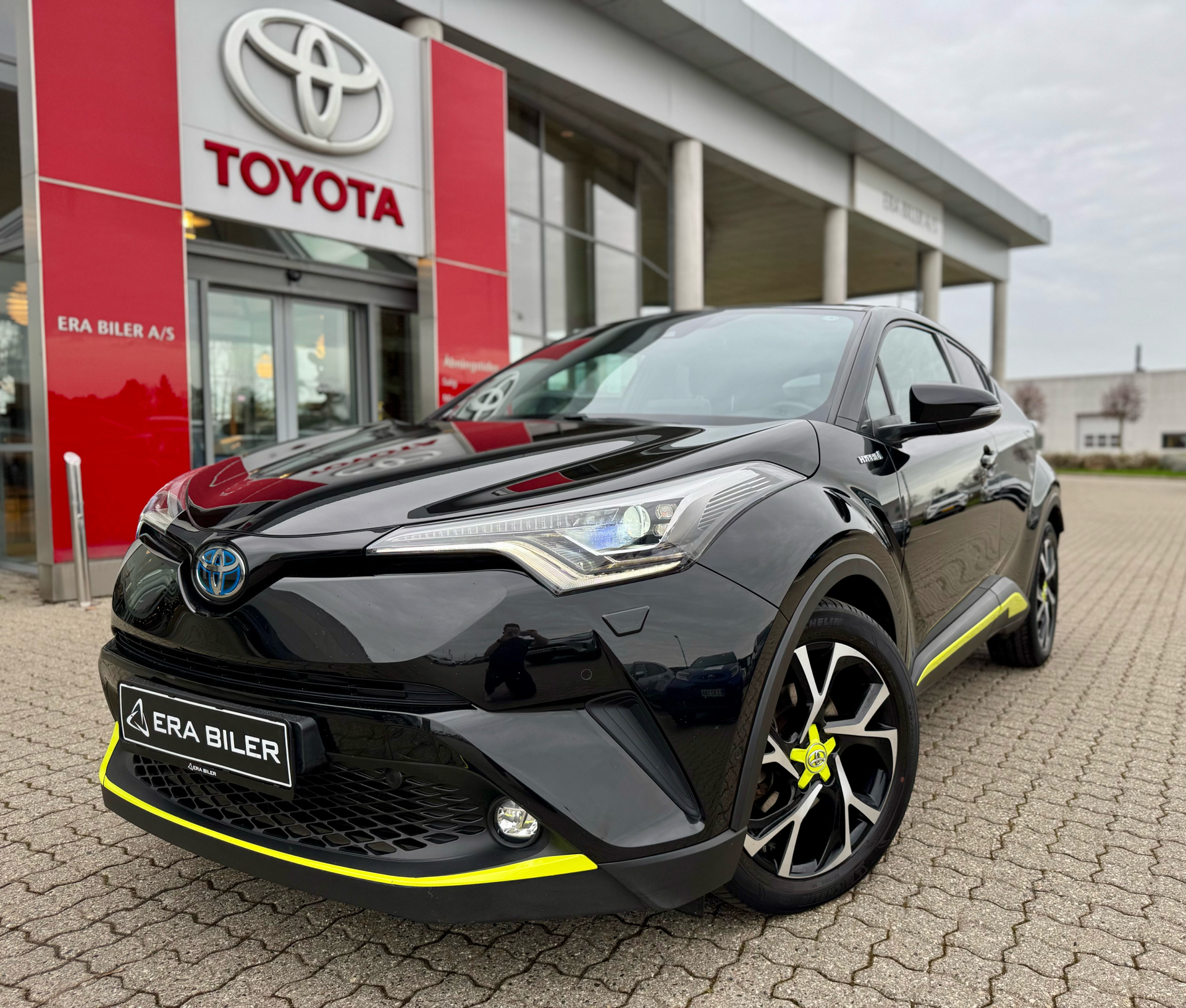 Billede af Toyota C-HR 1,8 Hybrid C-LUB Premium Selected Multidrive S 122HK 5d Aut.