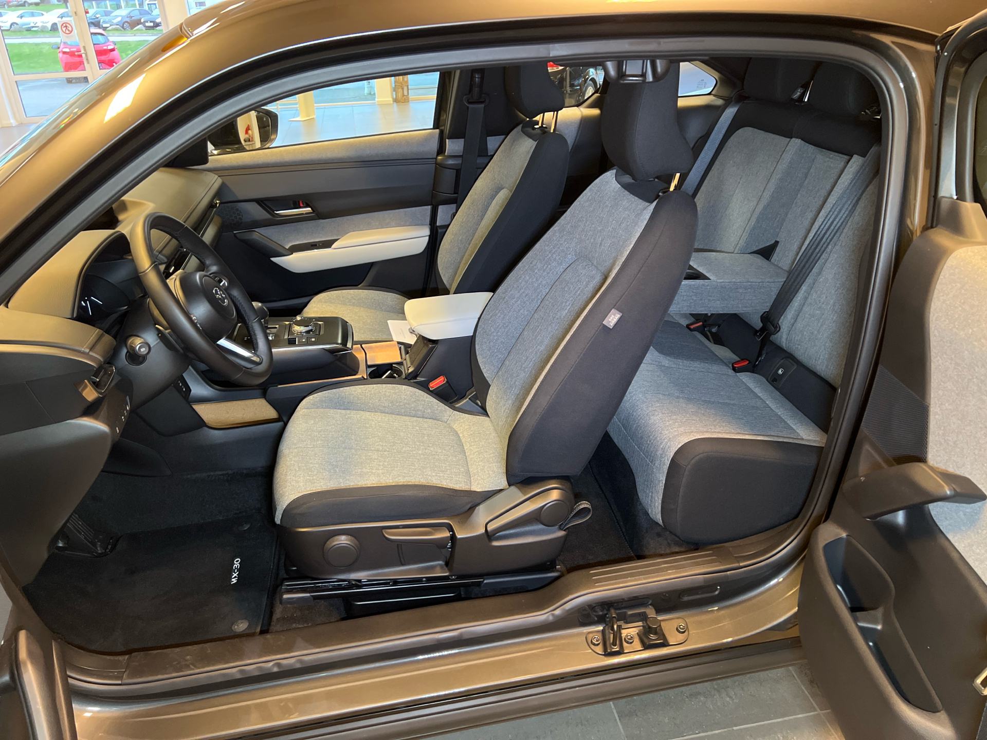 Billede af Mazda MX-30 0,8 e-Skyactiv R-EV  Plugin-hybrid Exclusive-Line 170HK 5d Trinl. Gear