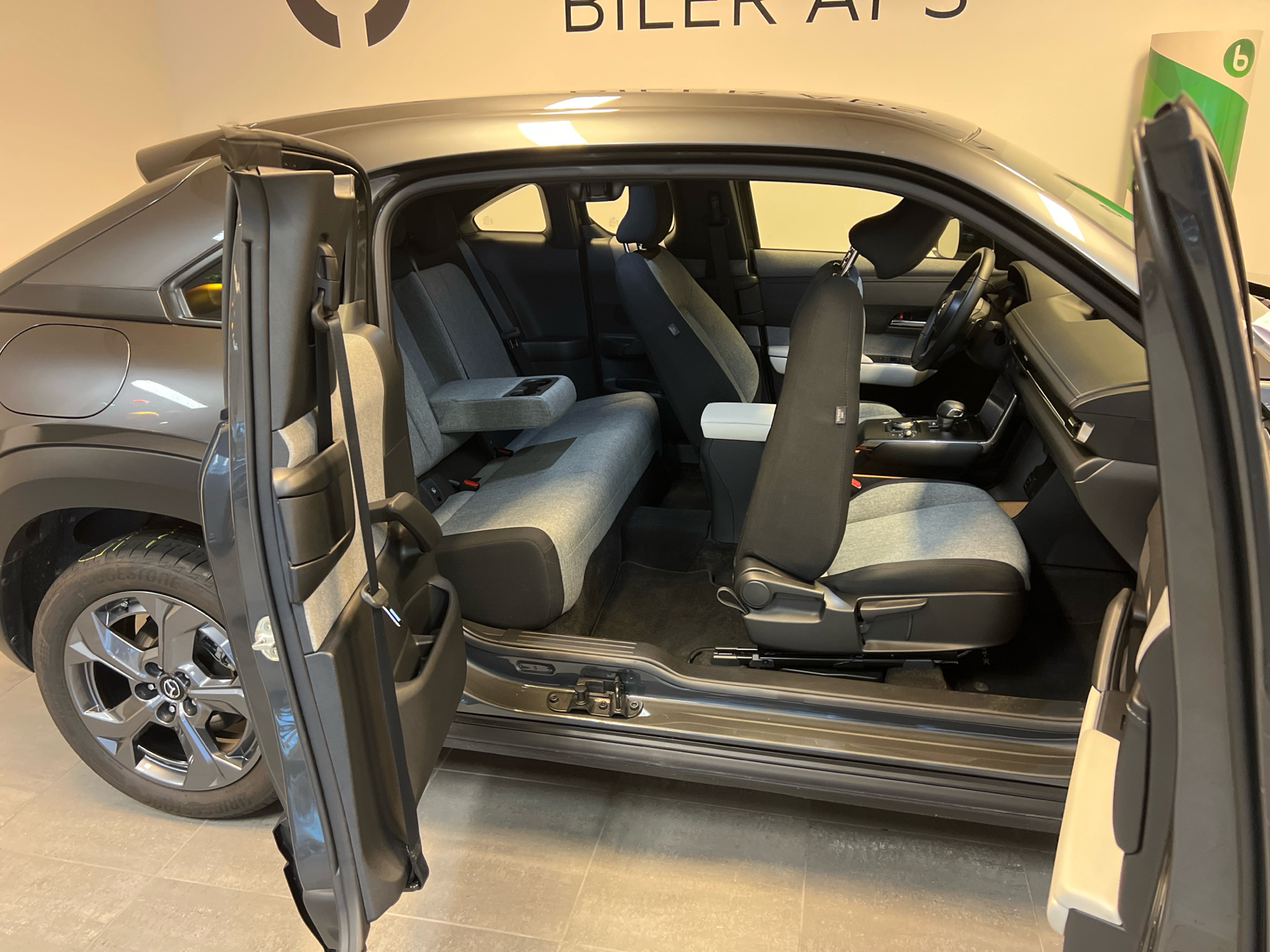 Billede af Mazda MX-30 0,8 e-Skyactiv R-EV  Plugin-hybrid Exclusive-Line 170HK 5d Trinl. Gear