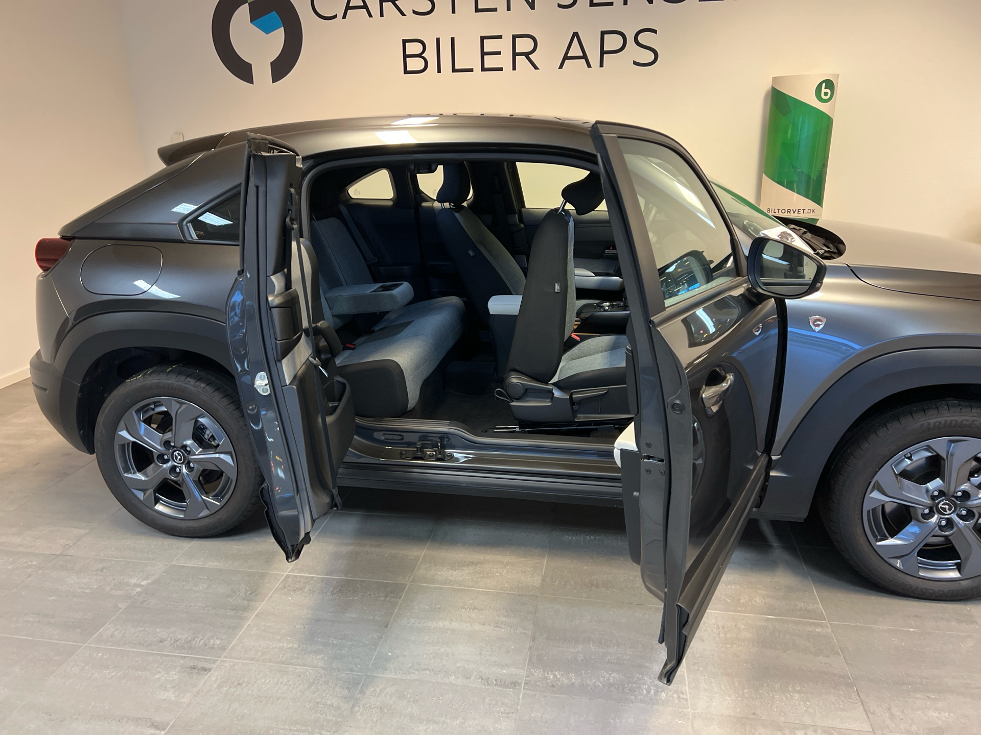 Billede af Mazda MX-30 0,8 e-Skyactiv R-EV  Plugin-hybrid Exclusive-Line 170HK 5d Trinl. Gear