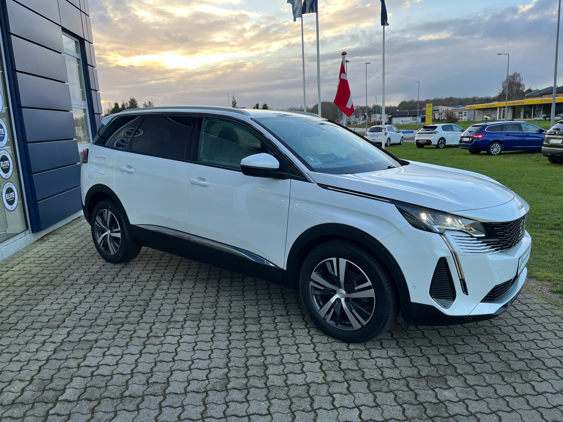 Billede af Peugeot 5008 1,5 BlueHDi Allure Pack EAT8 130HK 5d 8g Aut.