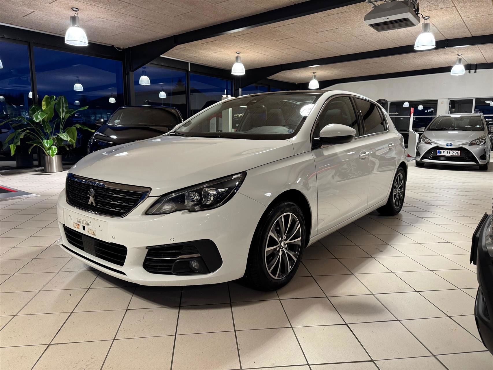 Billede af Peugeot 308 1,2 PureTech Selection Sky 130HK 5d 6g