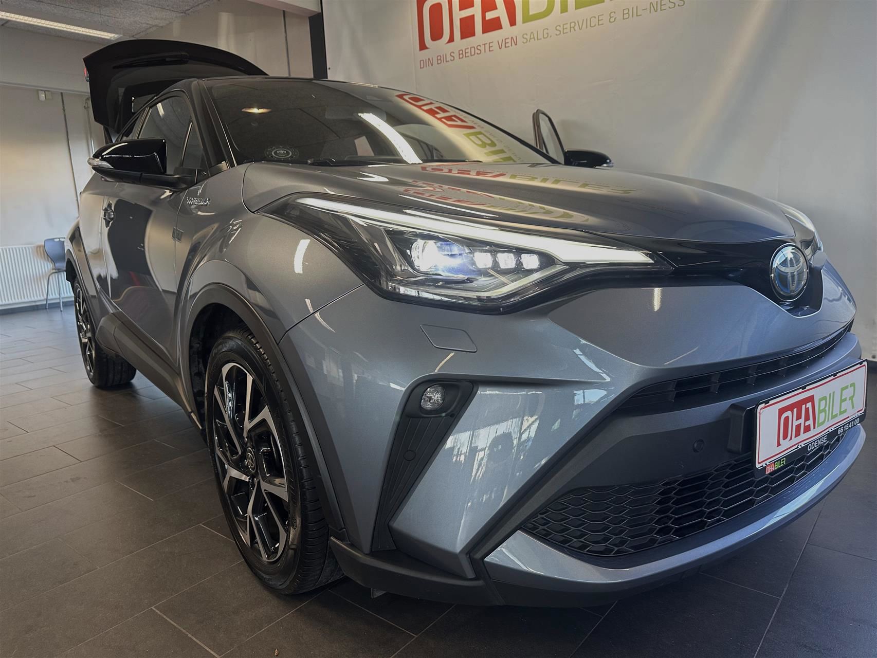 Billede af Toyota C-HR 1,8 Hybrid C-LUB Premium Multidrive S 122HK 5d Aut.