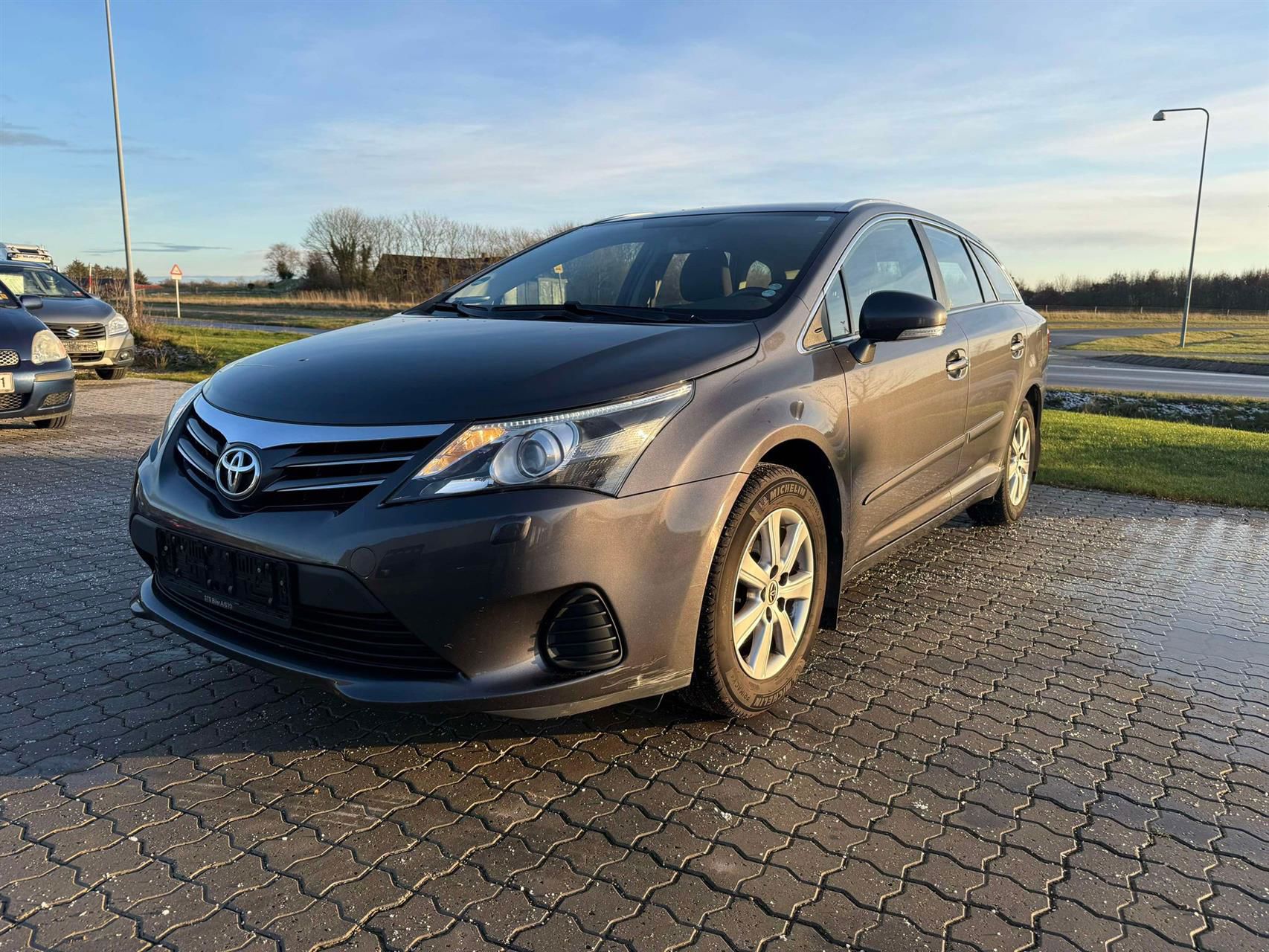 Billede af Toyota Avensis 1,6 VVT-I Limited 132HK Stc 6g