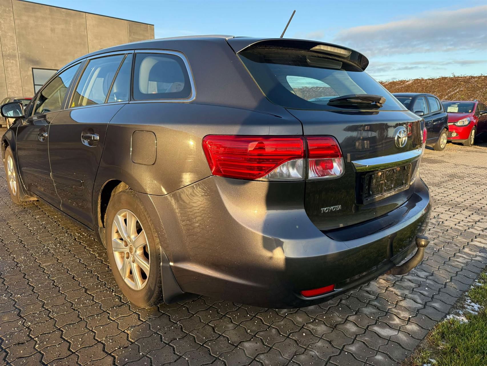 Billede af Toyota Avensis 1,6 VVT-I Limited 132HK Stc 6g