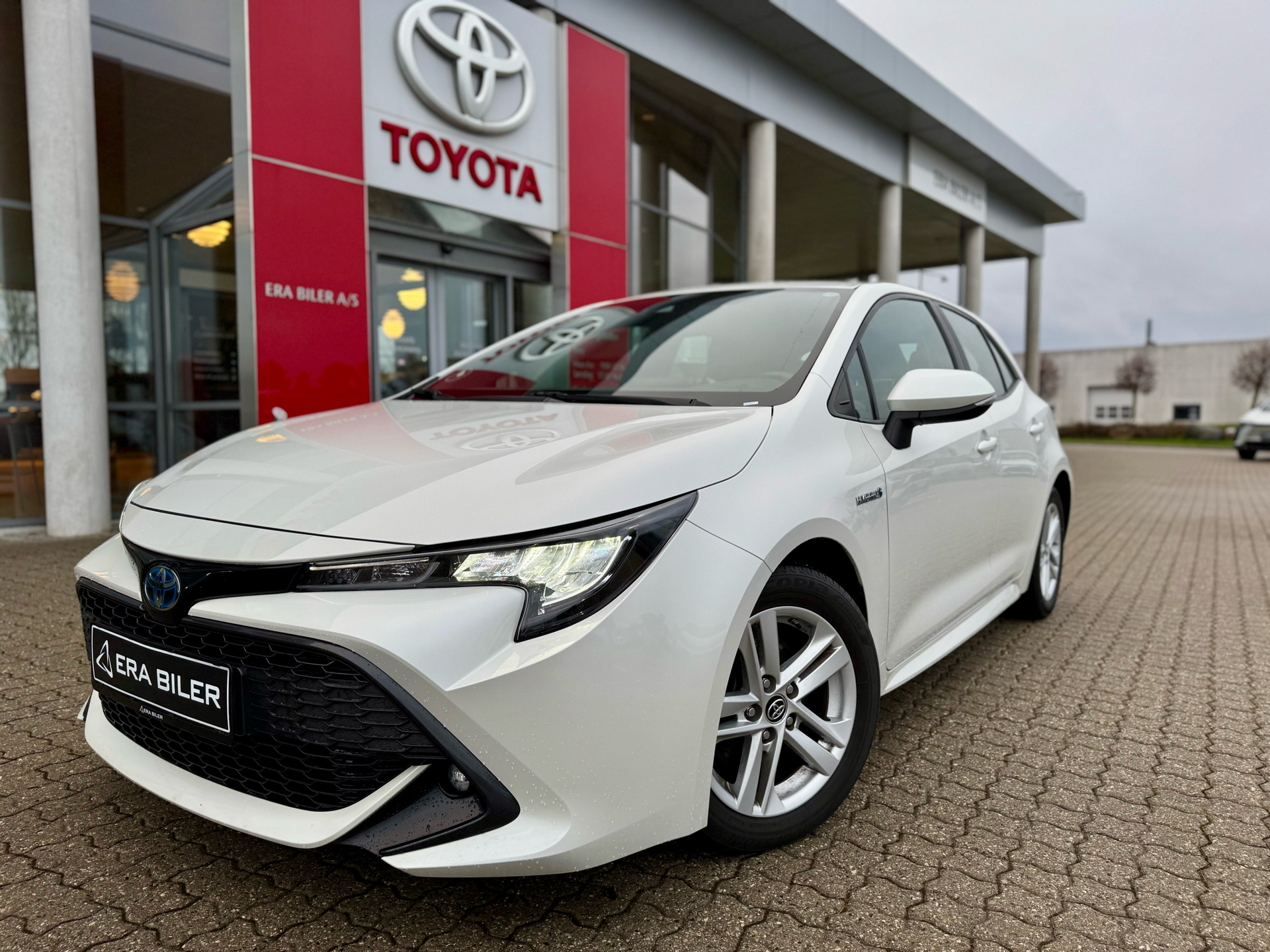 Billede af Toyota Corolla 2,0 Hybrid H3 E-CVT 180HK 5d 6g Aut.