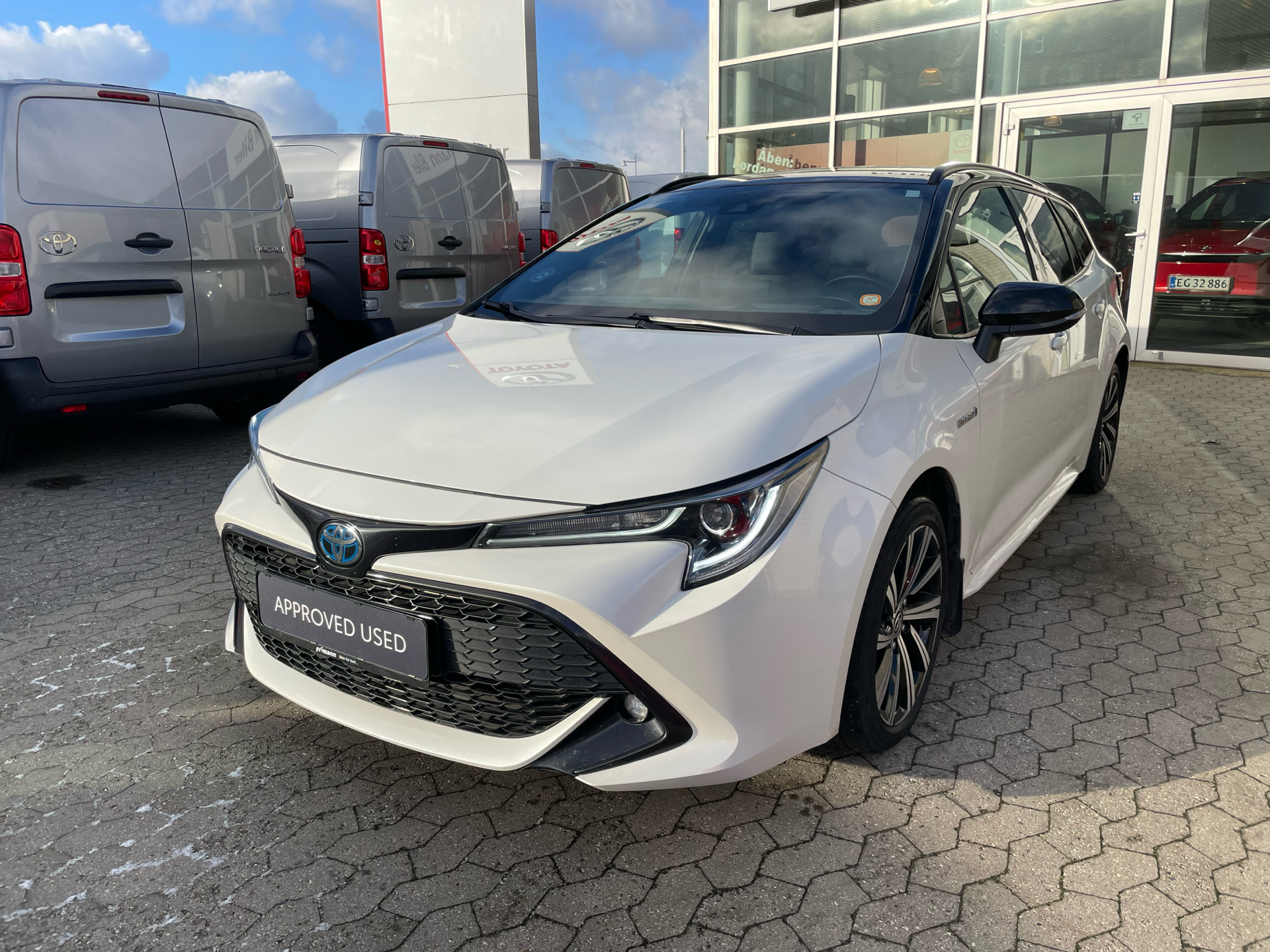 Billede af Toyota Corolla Touring Sports 1,8 Hybrid H3 Premium E-CVT 122HK Stc Trinl. Gear