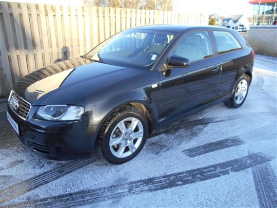 Audi A3 1,6 FSI 102HK 3d