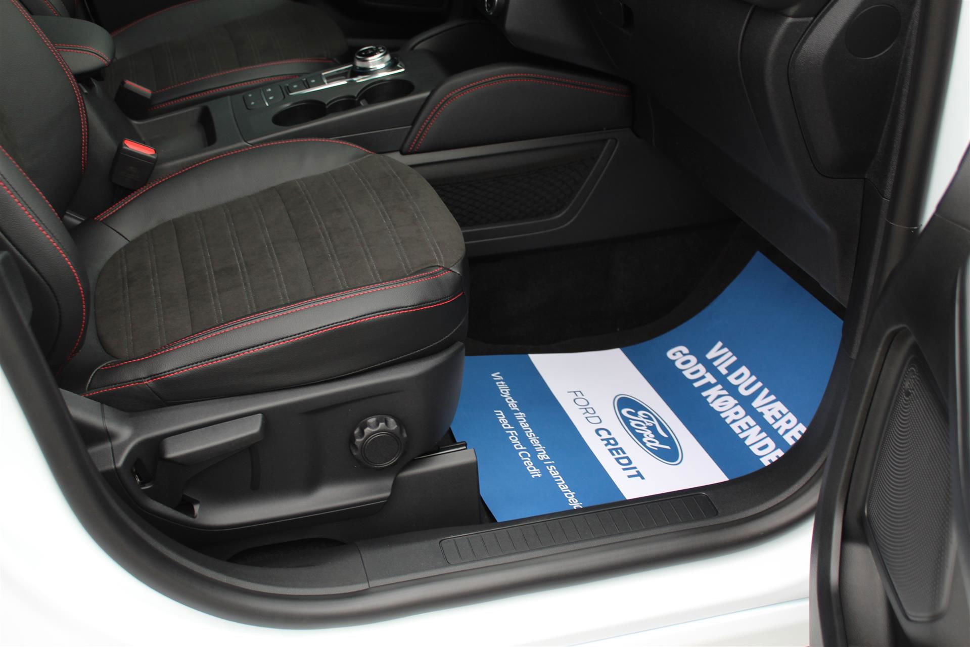 Billede af Ford Kuga 2,5 Plugin-hybrid ST-Line X CVT 225HK 5d Trinl. Gear