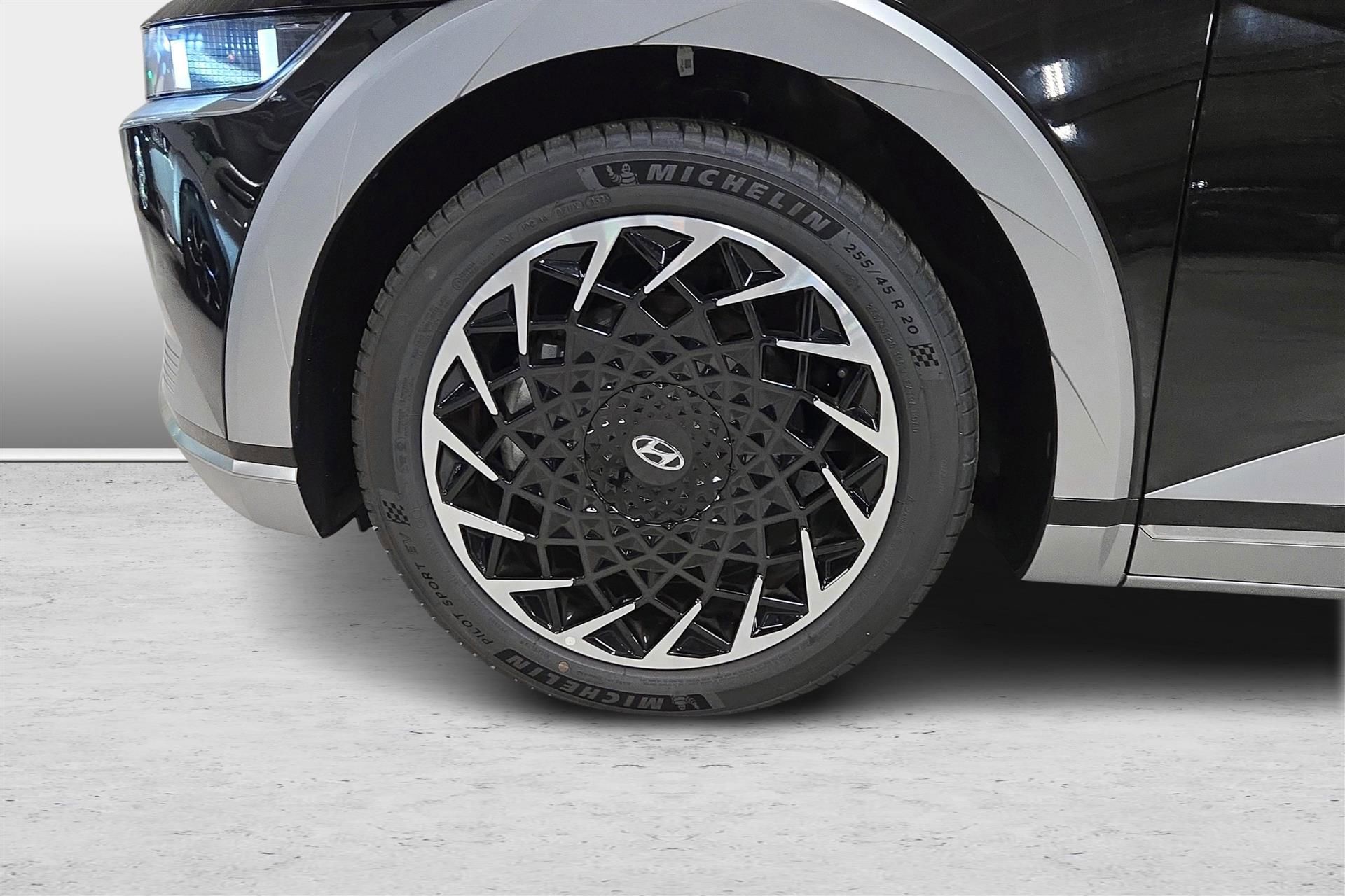 Billede af Hyundai Ioniq 5 Electric 77,4 kWh Advanced 4WD 325HK 5d Trinl. Gear