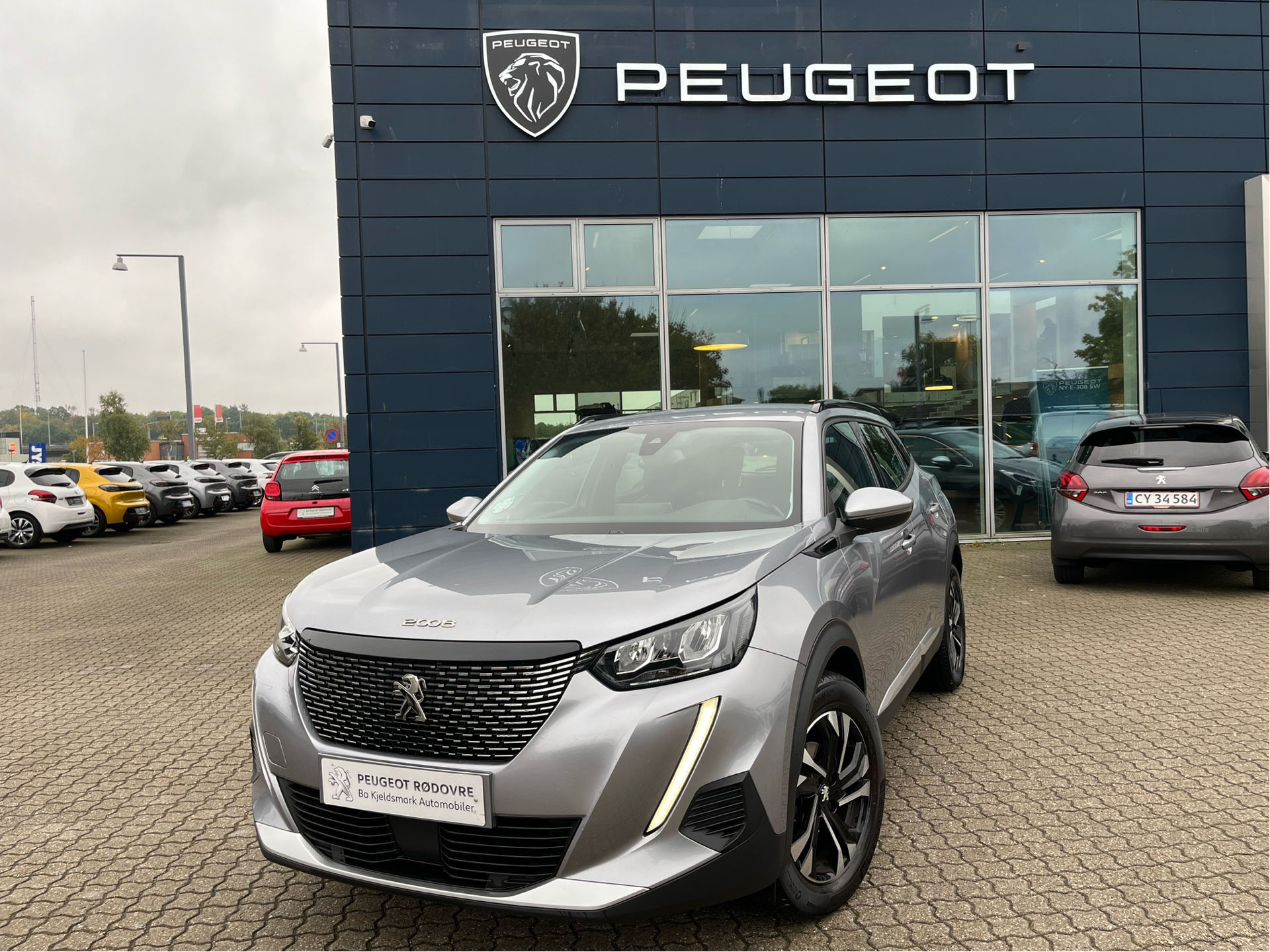 Billede af Peugeot 2008 1,2 PureTech Allure+ Navi EAT8 130HK 5d 8g Aut.