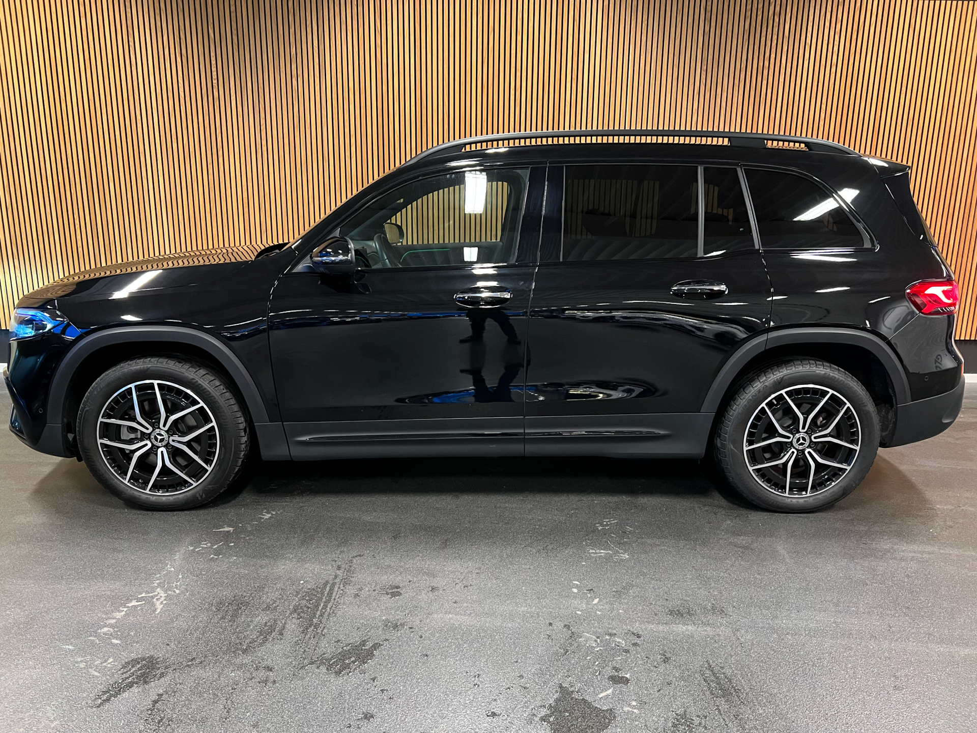 Billede af Mercedes-Benz EQB 250 EL AMG Line 7 sæder 190HK 5d Aut.