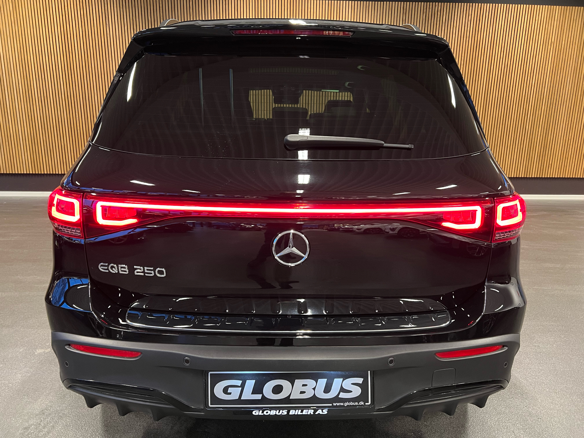 Billede af Mercedes-Benz EQB 250 EL AMG Line 7 sæder 190HK 5d Aut.